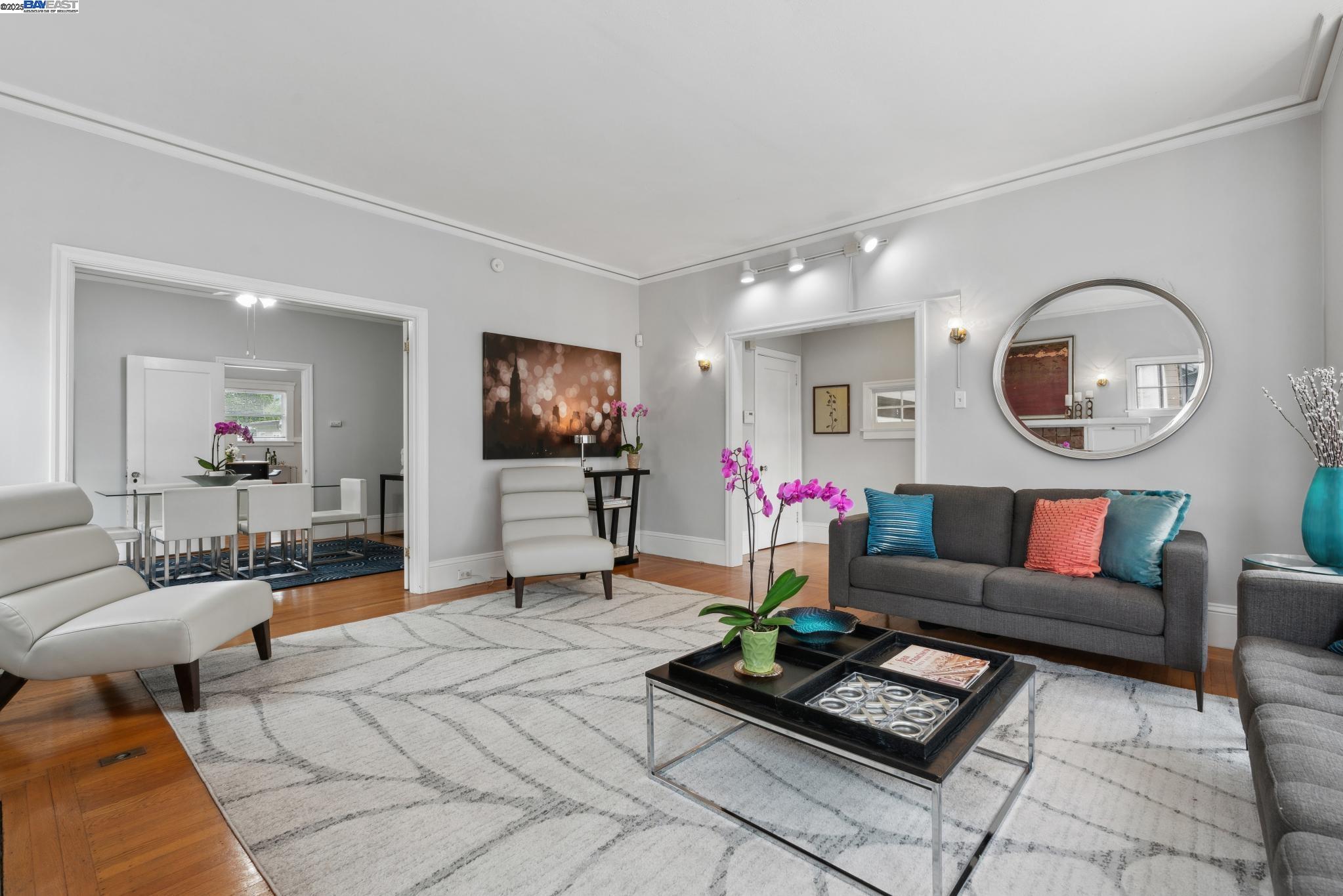 Detail Gallery Image 10 of 36 For 1808 Santa Clara Ave, Alameda,  CA 94501 - 2 Beds | 1 Baths