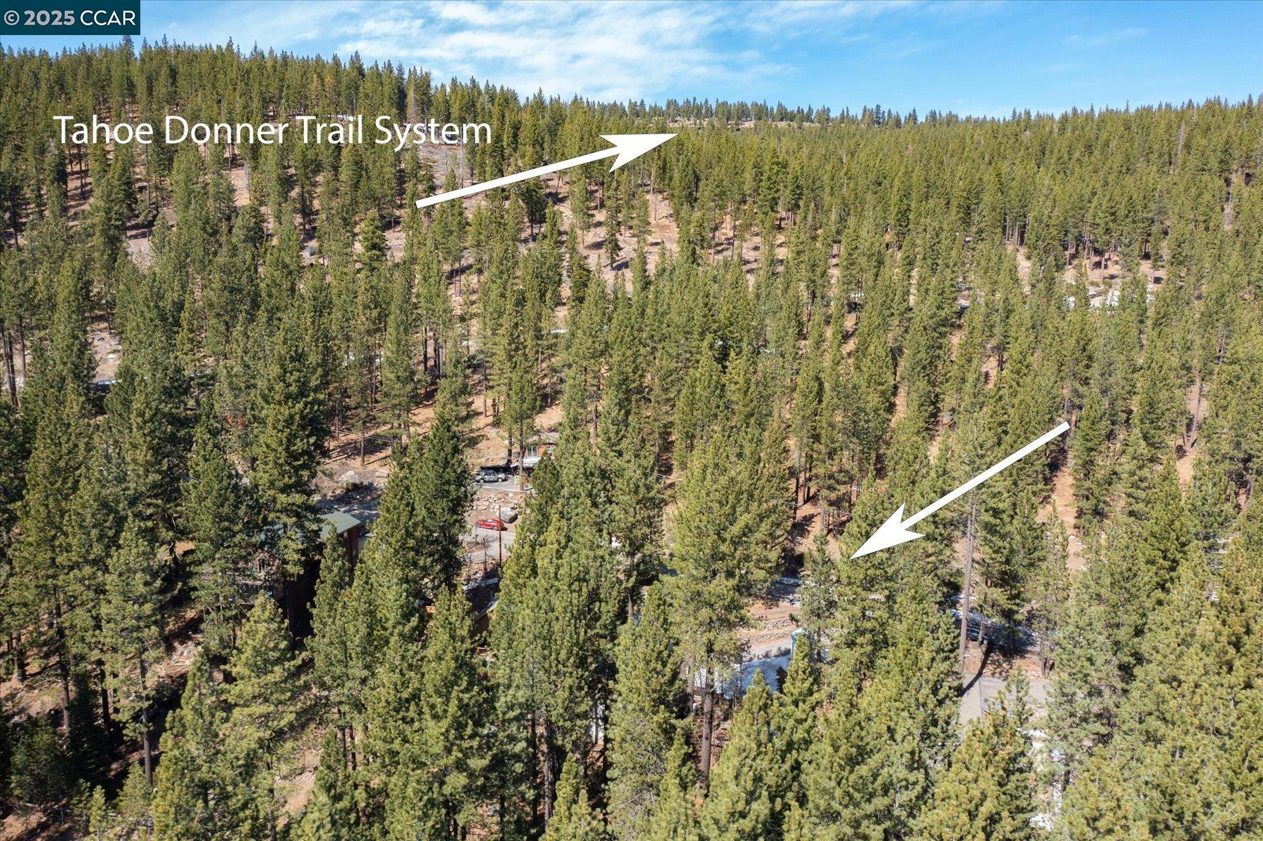 Detail Gallery Image 4 of 21 For 12255 Sierra Dr, Truckee,  CA 96161 - 6 Beds | 3 Baths