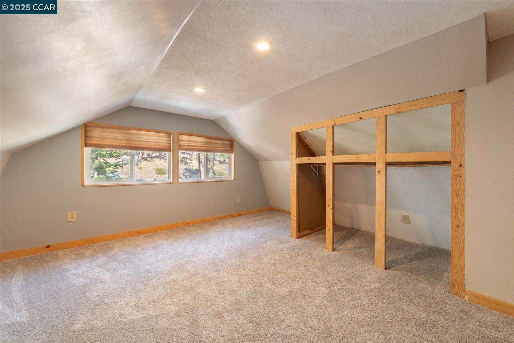 Detail Gallery Image 10 of 25 For 12255 Sierra Dr, Truckee,  CA 96161 - 4 Beds | 2 Baths