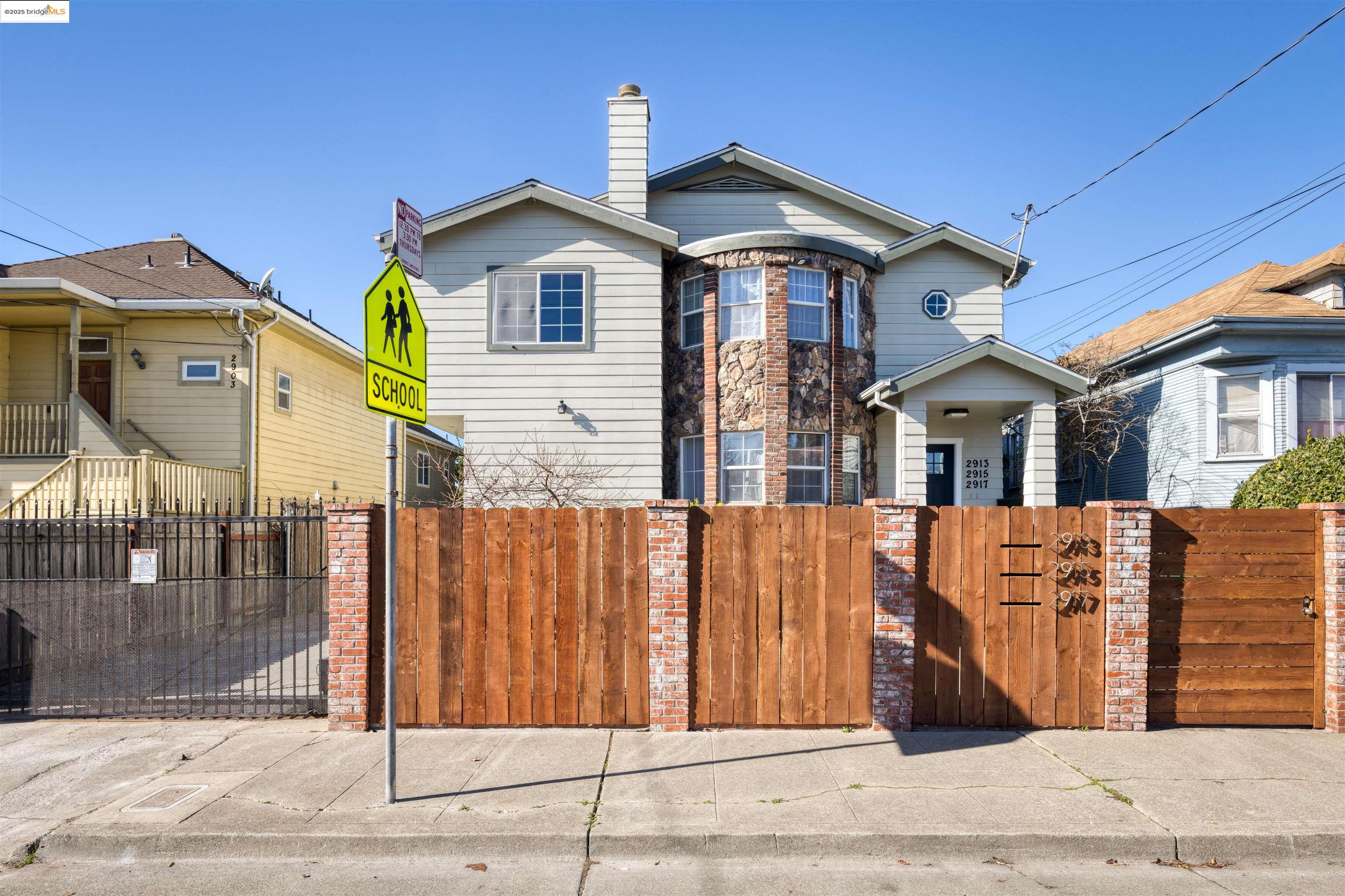 Detail Gallery Image 1 of 43 For 2915 Filbert St, Oakland,  CA 94608 - – Beds | – Baths
