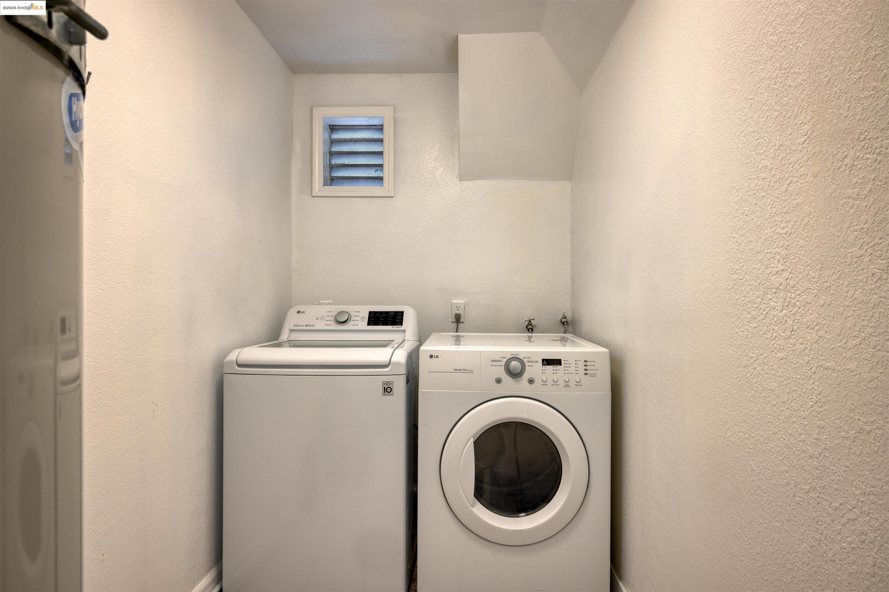 Detail Gallery Image 16 of 43 For 2915 Filbert St, Oakland,  CA 94608 - – Beds | – Baths