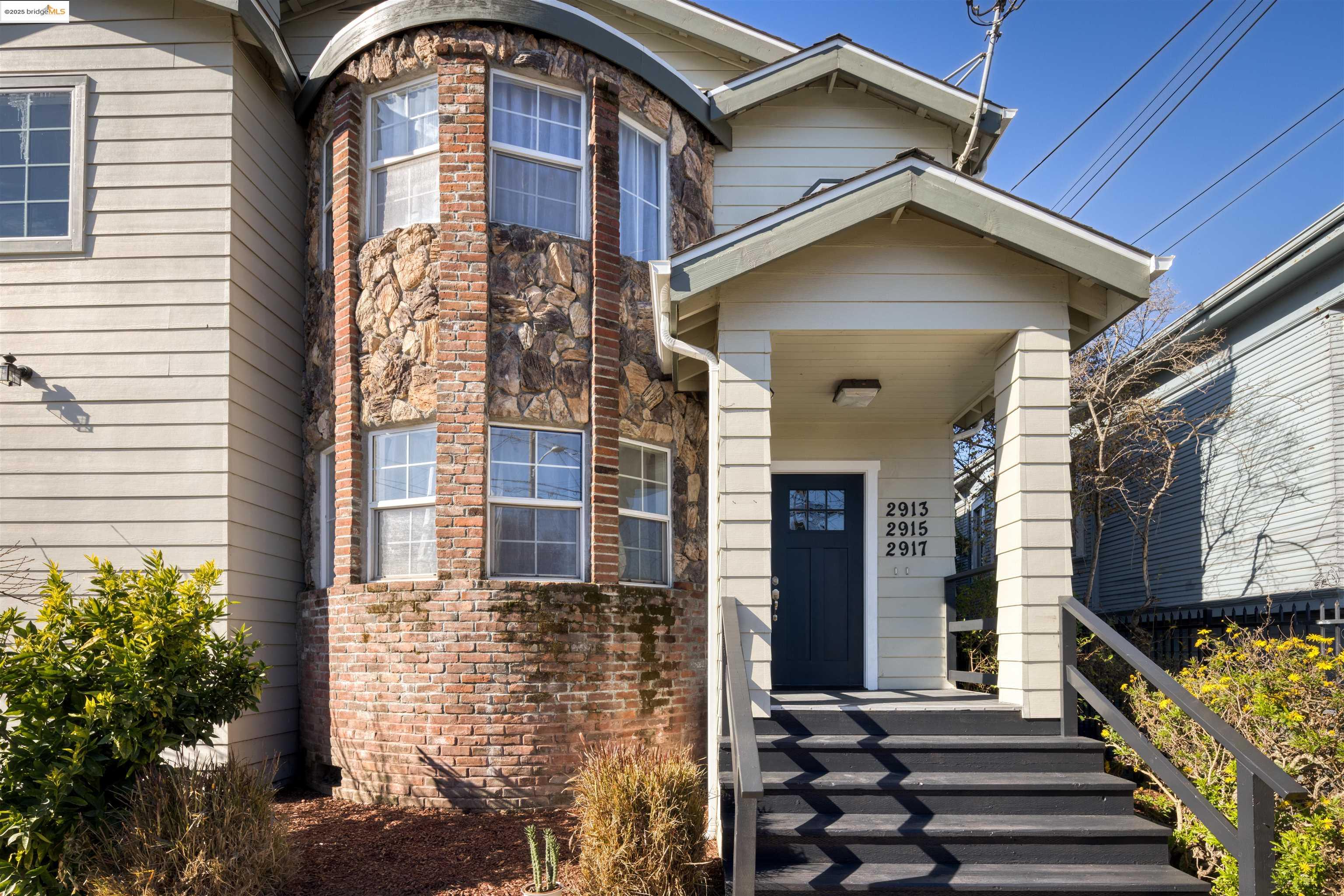 Detail Gallery Image 3 of 43 For 2915 Filbert St, Oakland,  CA 94608 - – Beds | – Baths