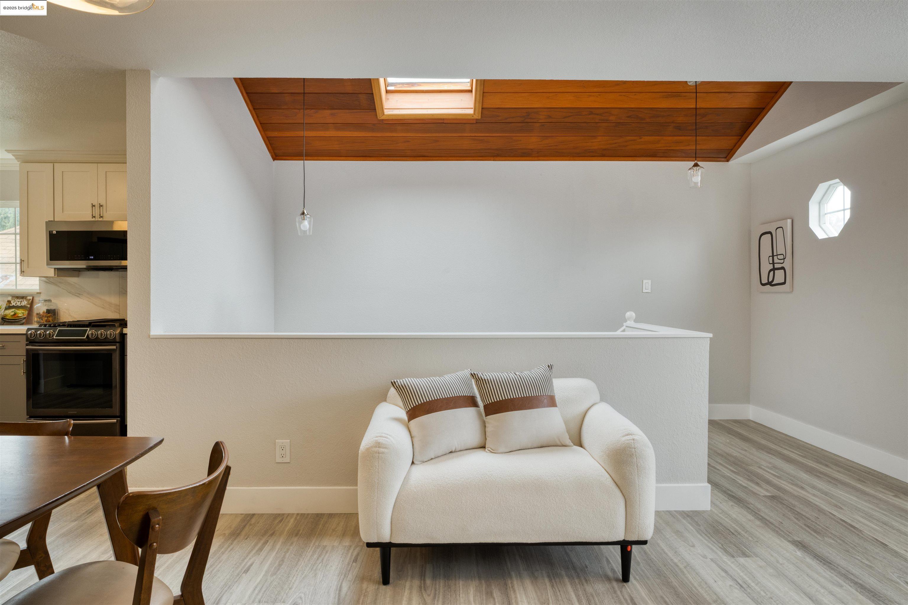 Detail Gallery Image 23 of 43 For 2915 Filbert St, Oakland,  CA 94608 - – Beds | – Baths