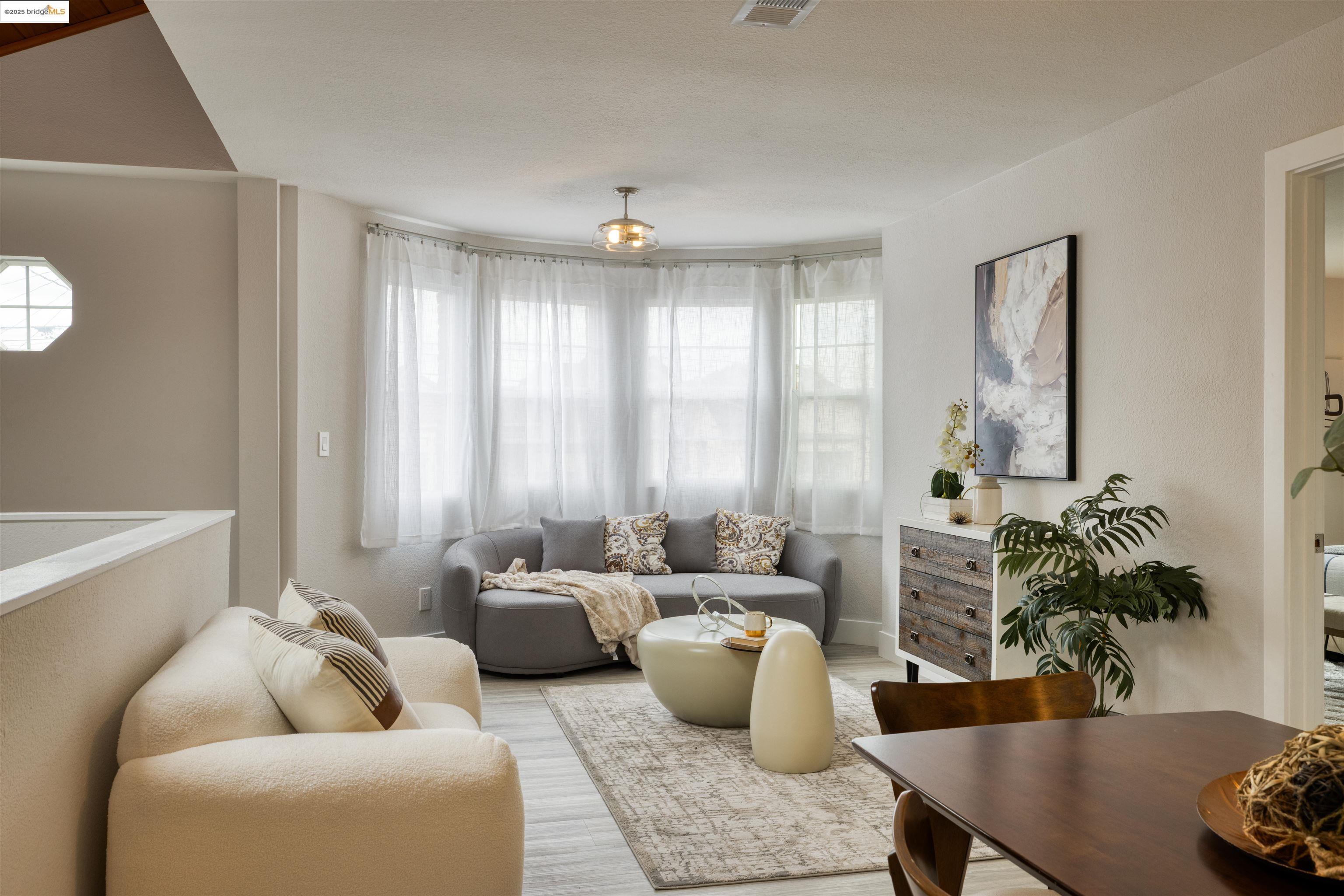 Detail Gallery Image 26 of 43 For 2915 Filbert St, Oakland,  CA 94608 - – Beds | – Baths