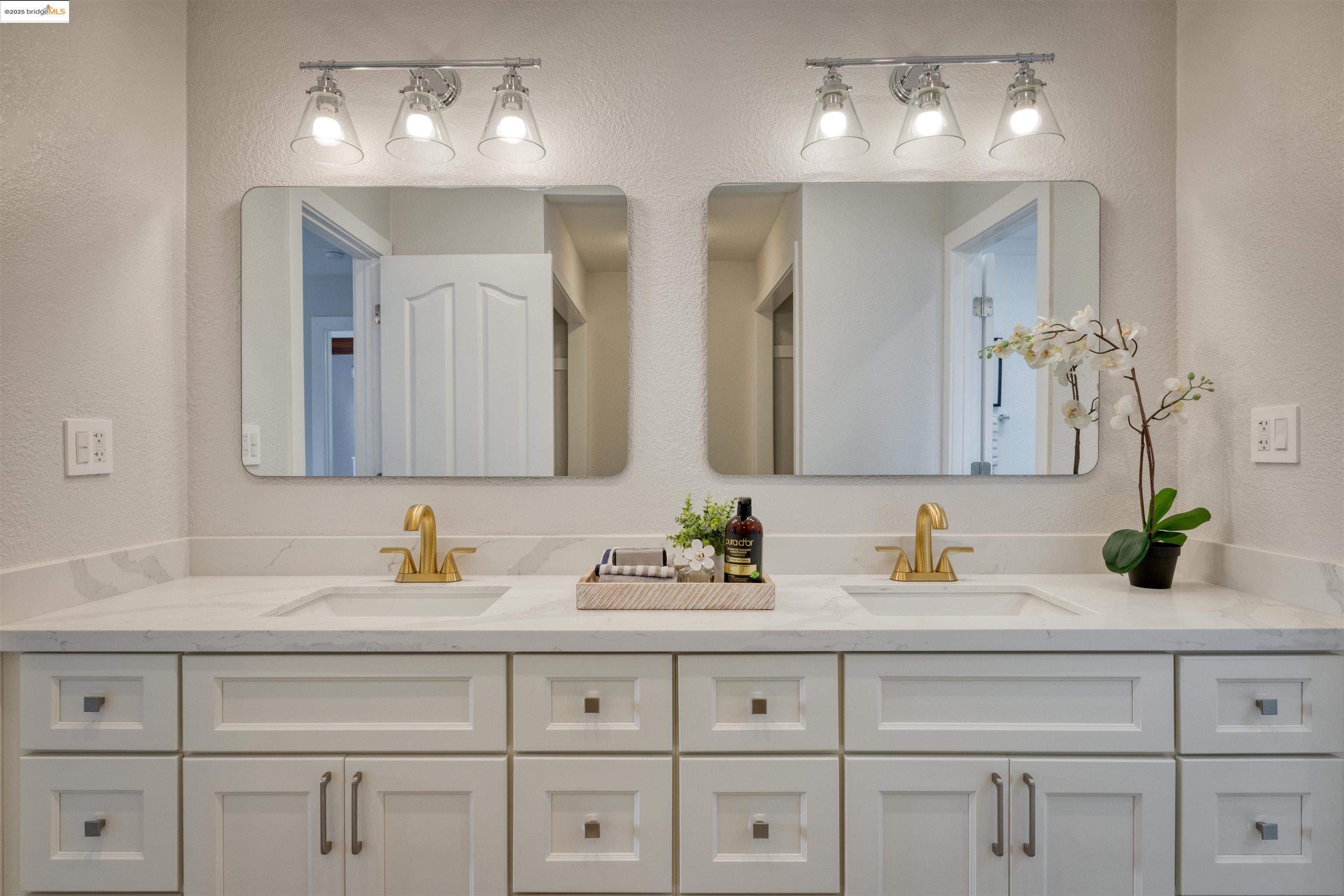 Detail Gallery Image 30 of 43 For 2915 Filbert St, Oakland,  CA 94608 - – Beds | – Baths