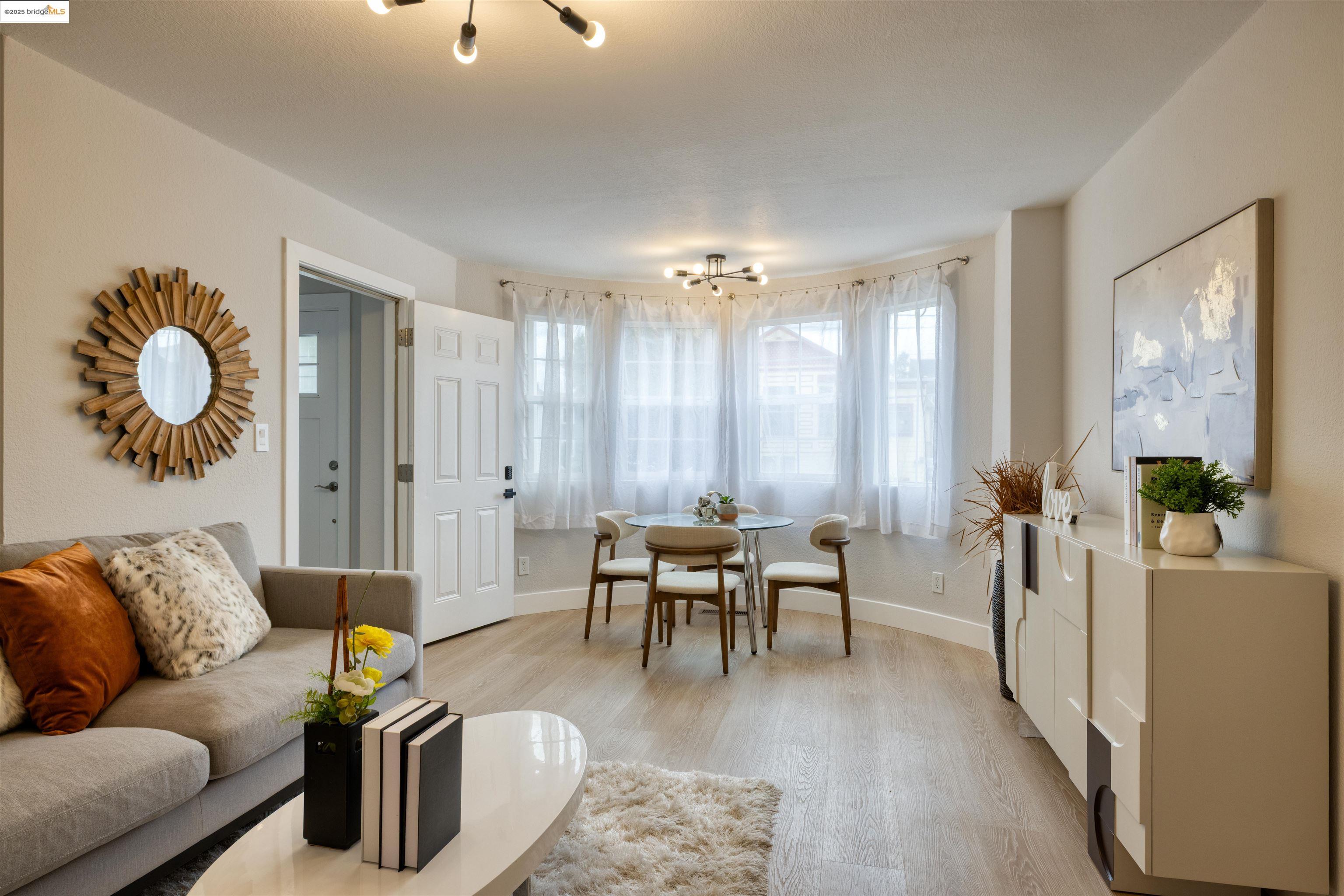 Detail Gallery Image 4 of 43 For 2915 Filbert St, Oakland,  CA 94608 - – Beds | – Baths
