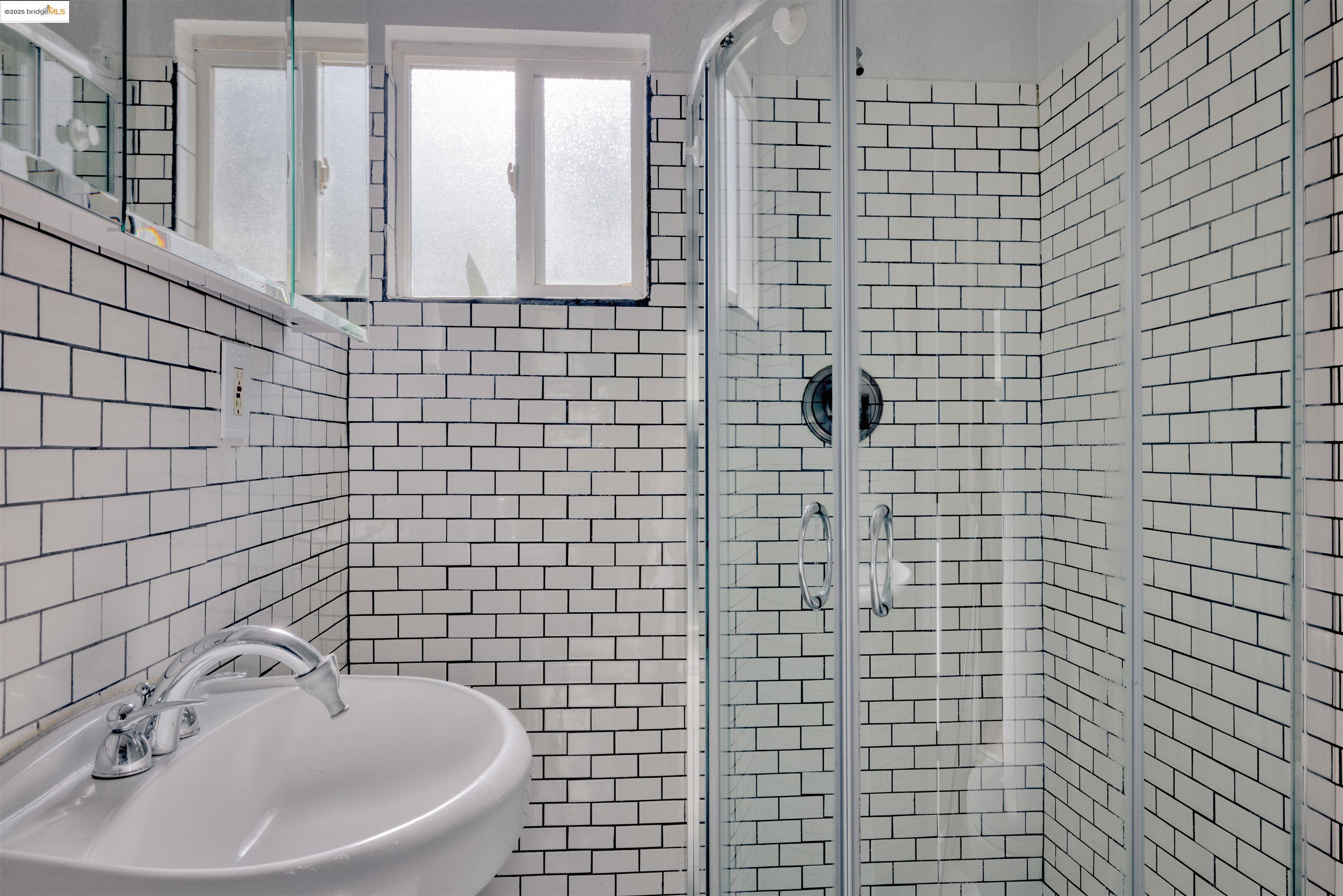 Detail Gallery Image 40 of 43 For 2915 Filbert St, Oakland,  CA 94608 - – Beds | – Baths