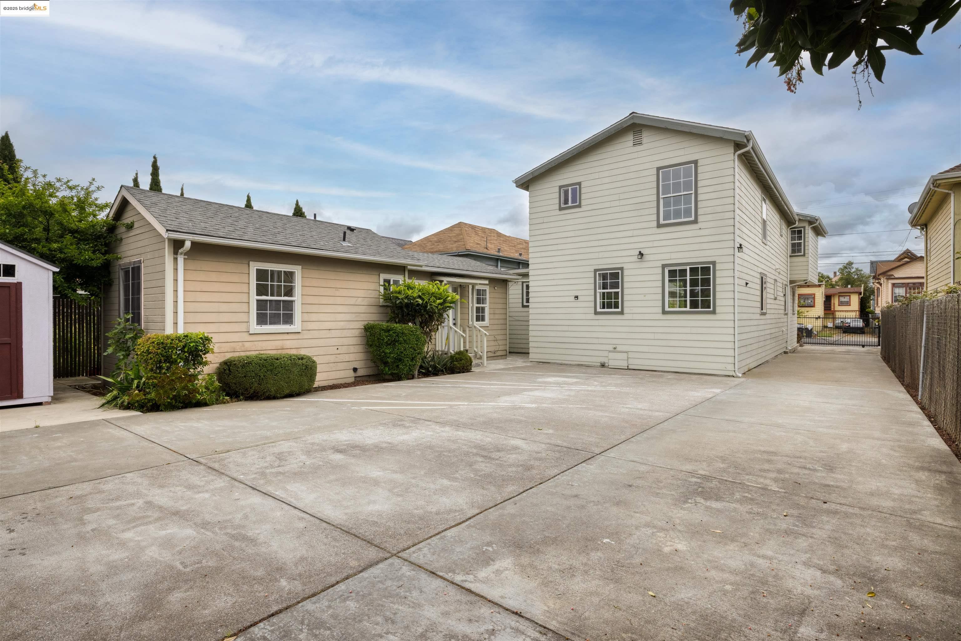 Detail Gallery Image 42 of 43 For 2915 Filbert St, Oakland,  CA 94608 - – Beds | – Baths