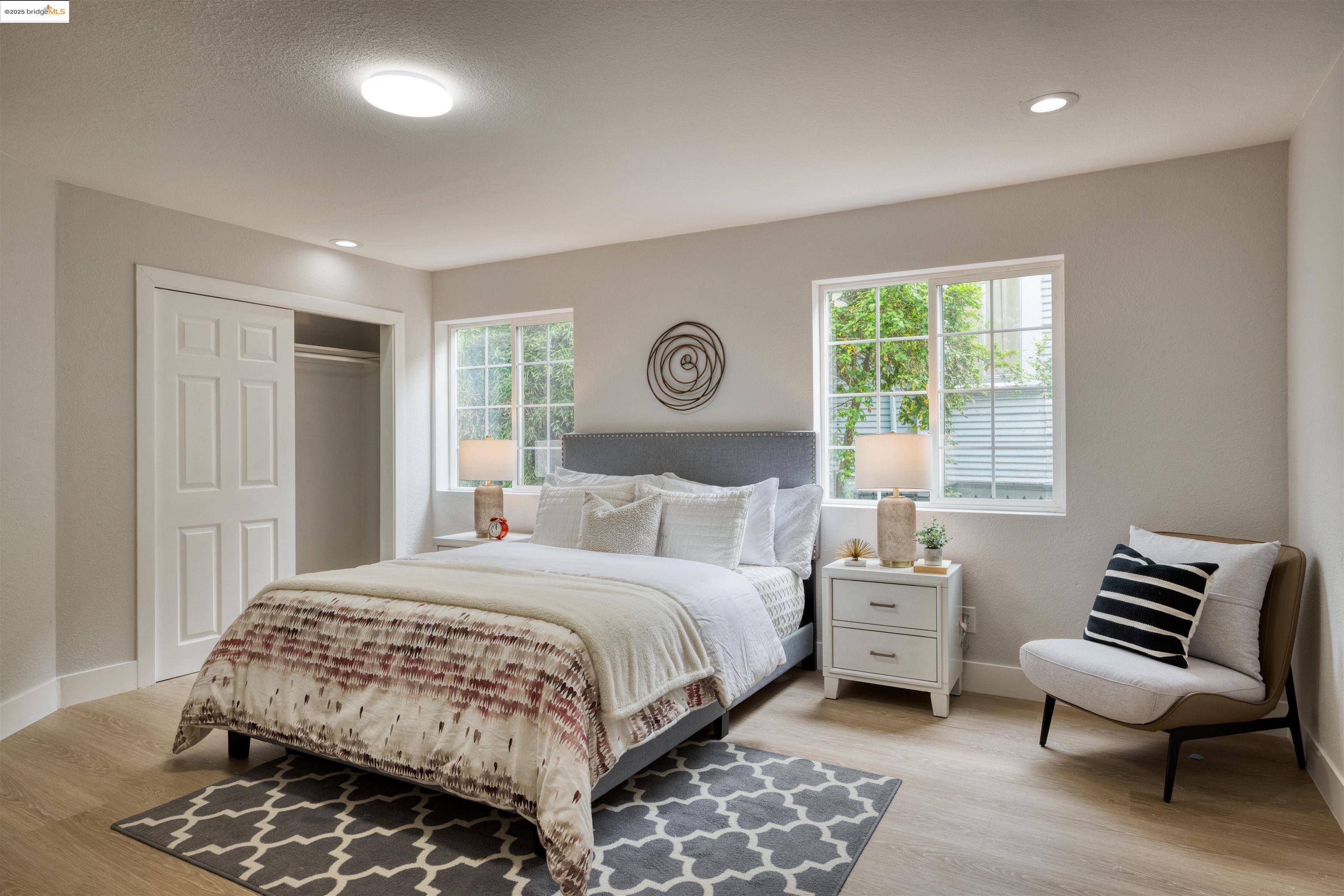 Detail Gallery Image 8 of 43 For 2915 Filbert St, Oakland,  CA 94608 - – Beds | – Baths
