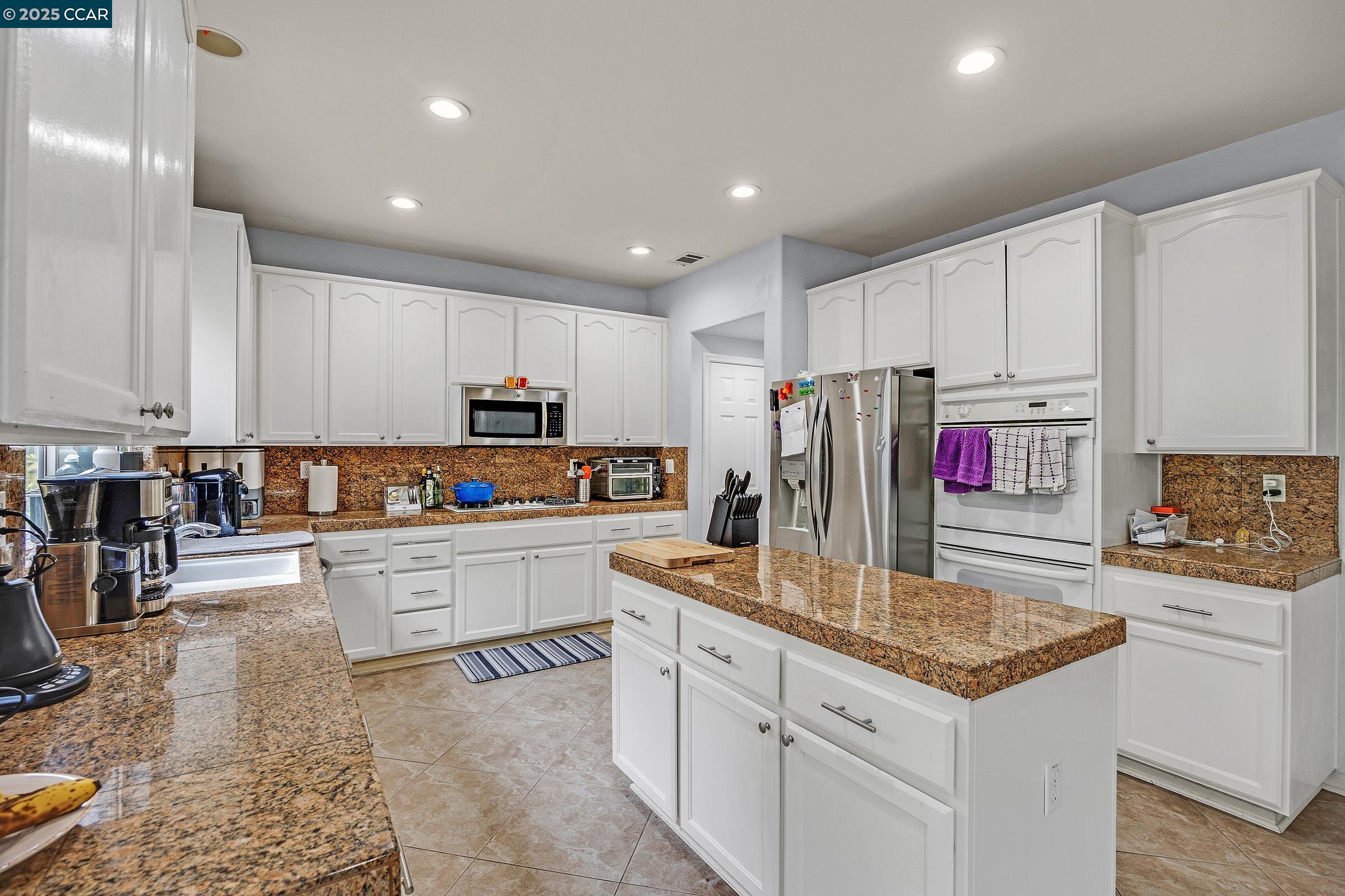 Detail Gallery Image 16 of 43 For 2261 Bennington Dr, Vallejo,  CA 94591 - 4 Beds | 3 Baths