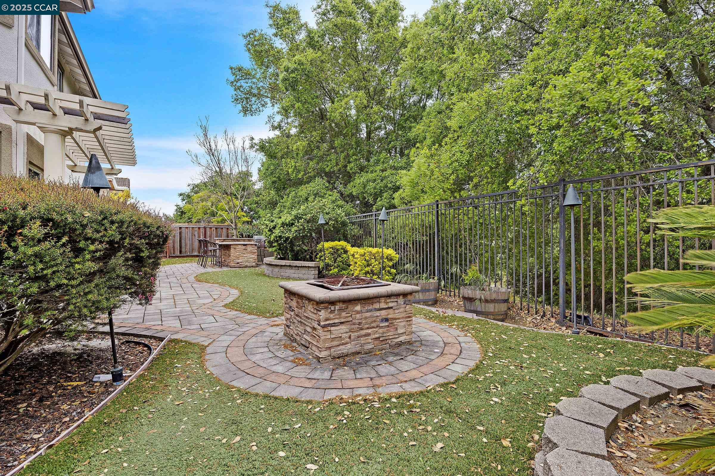 Detail Gallery Image 39 of 43 For 2261 Bennington Dr, Vallejo,  CA 94591 - 4 Beds | 3 Baths