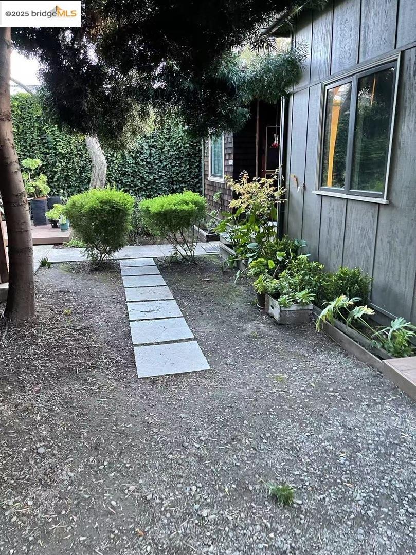 Detail Gallery Image 8 of 14 For 1906 Bonita Ave, Berkeley,  CA 94704 - – Beds | – Baths