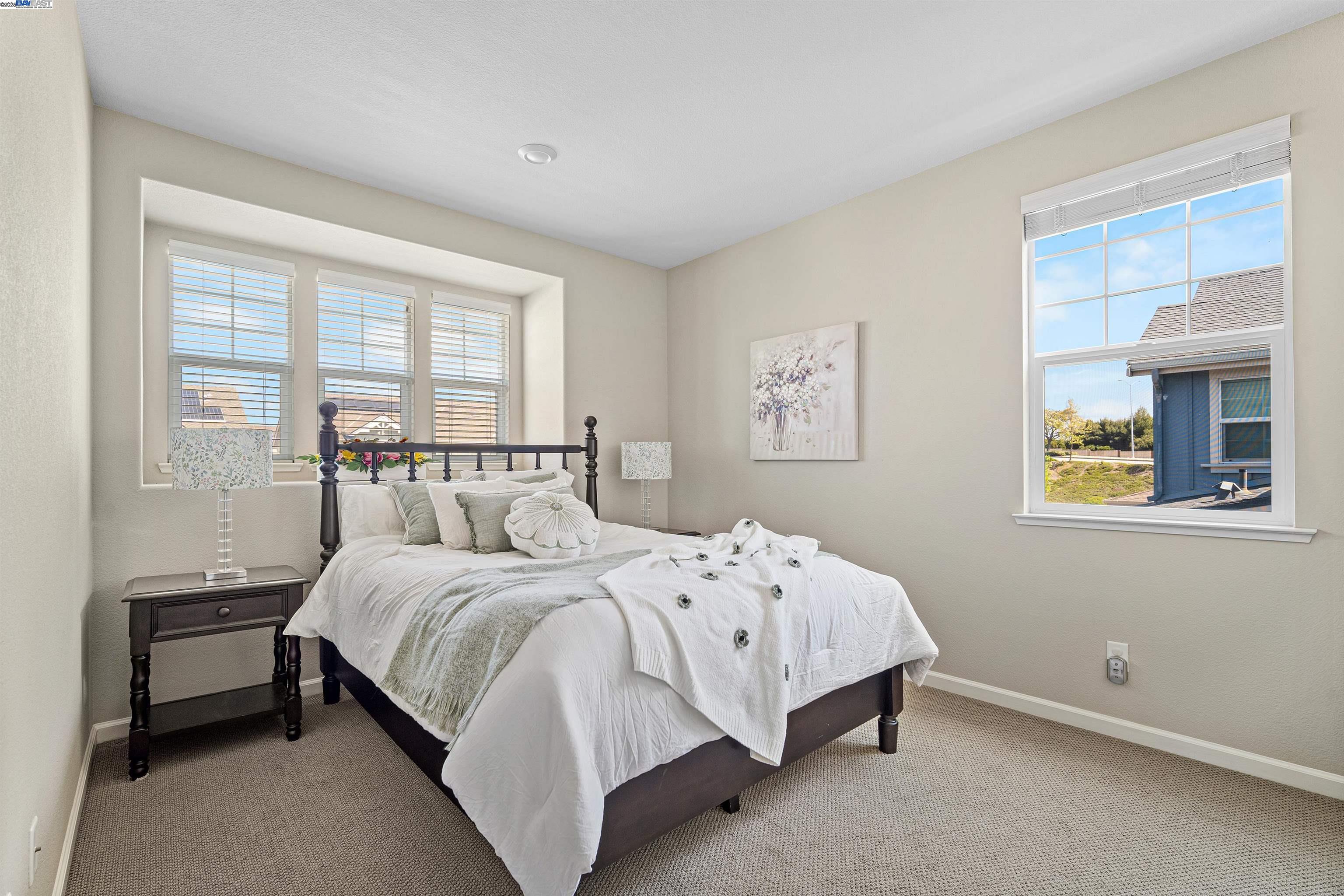 Detail Gallery Image 18 of 46 For 33964 Horseshoe Loop, Fremont,  CA 94555 - 5 Beds | 2/1 Baths