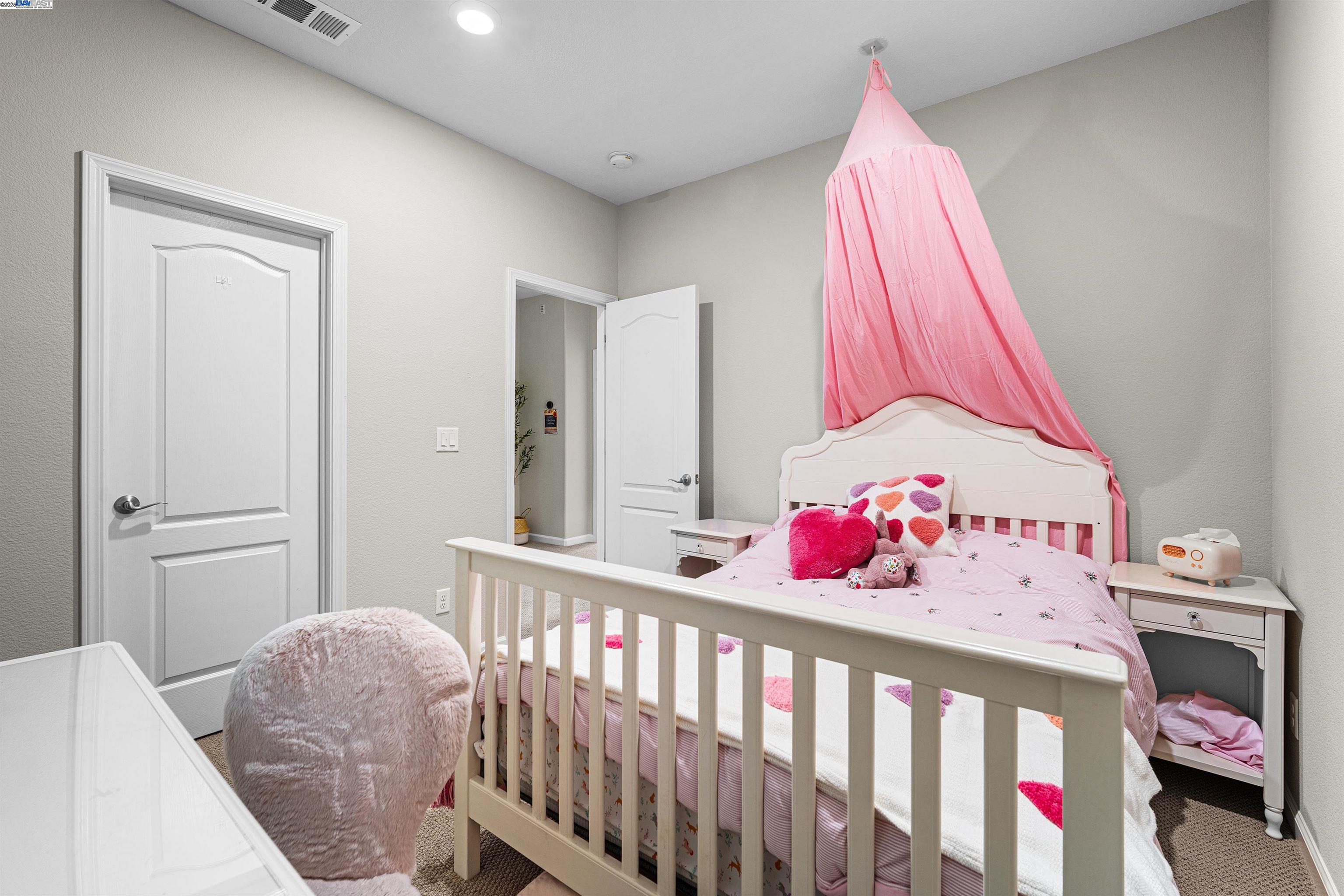Detail Gallery Image 23 of 46 For 33964 Horseshoe Loop, Fremont,  CA 94555 - 5 Beds | 2/1 Baths