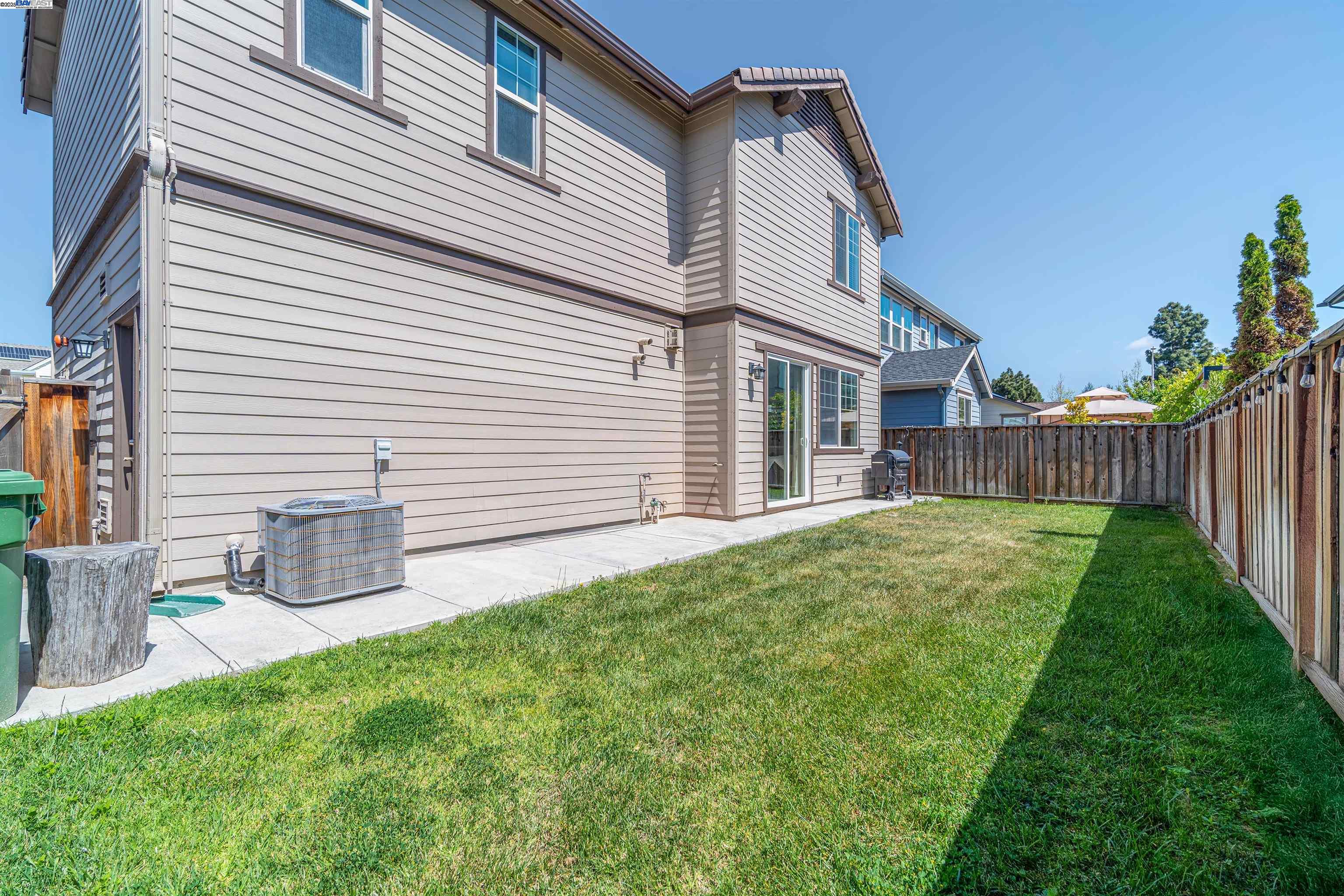 Detail Gallery Image 34 of 46 For 33964 Horseshoe Loop, Fremont,  CA 94555 - 5 Beds | 2/1 Baths