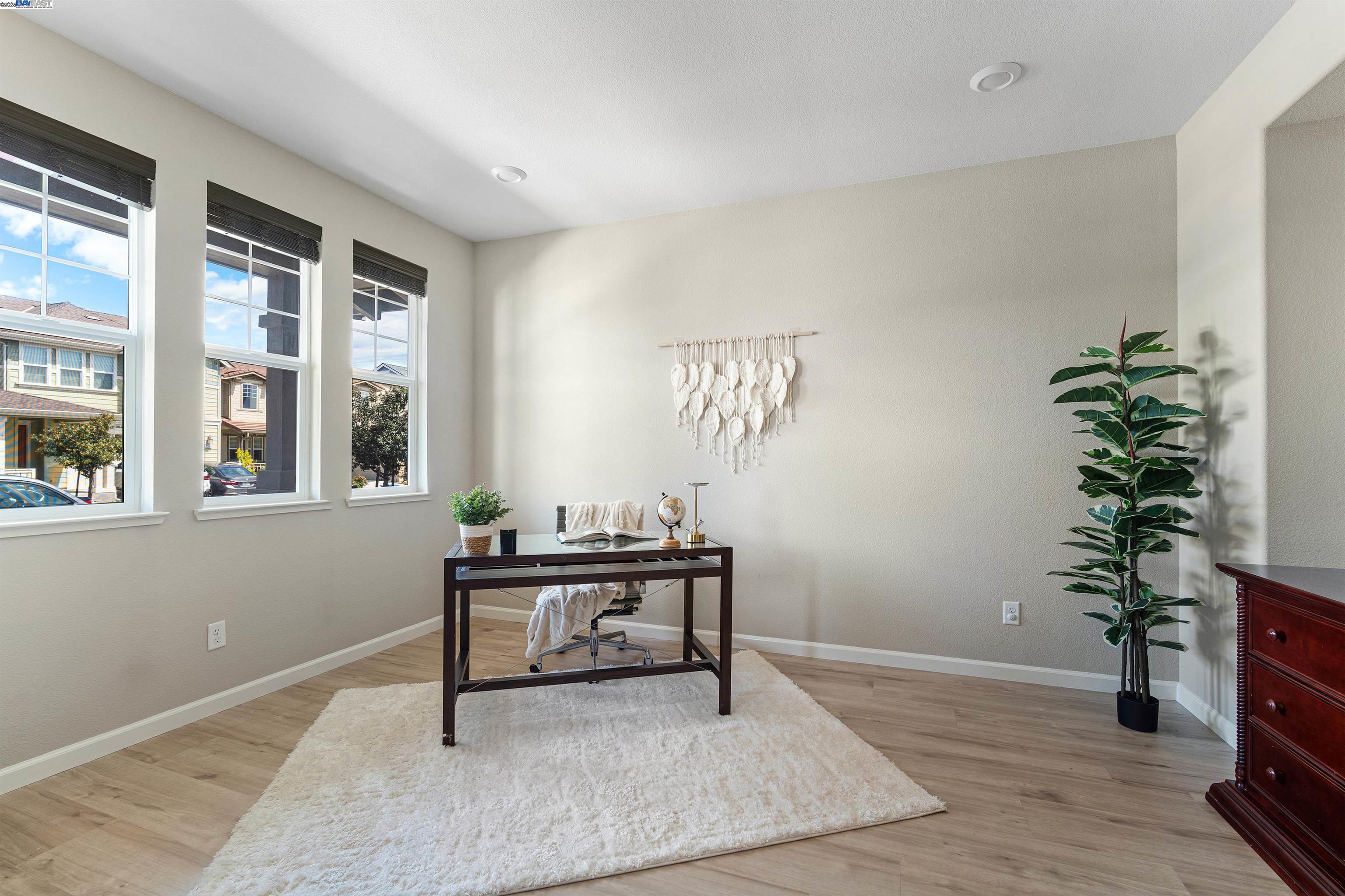 Detail Gallery Image 5 of 46 For 33964 Horseshoe Loop, Fremont,  CA 94555 - 5 Beds | 2/1 Baths