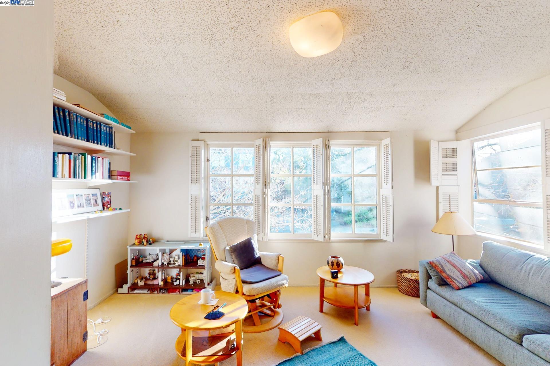 Detail Gallery Image 14 of 60 For 2702 Dana St, Berkeley,  CA 94705 - – Beds | – Baths