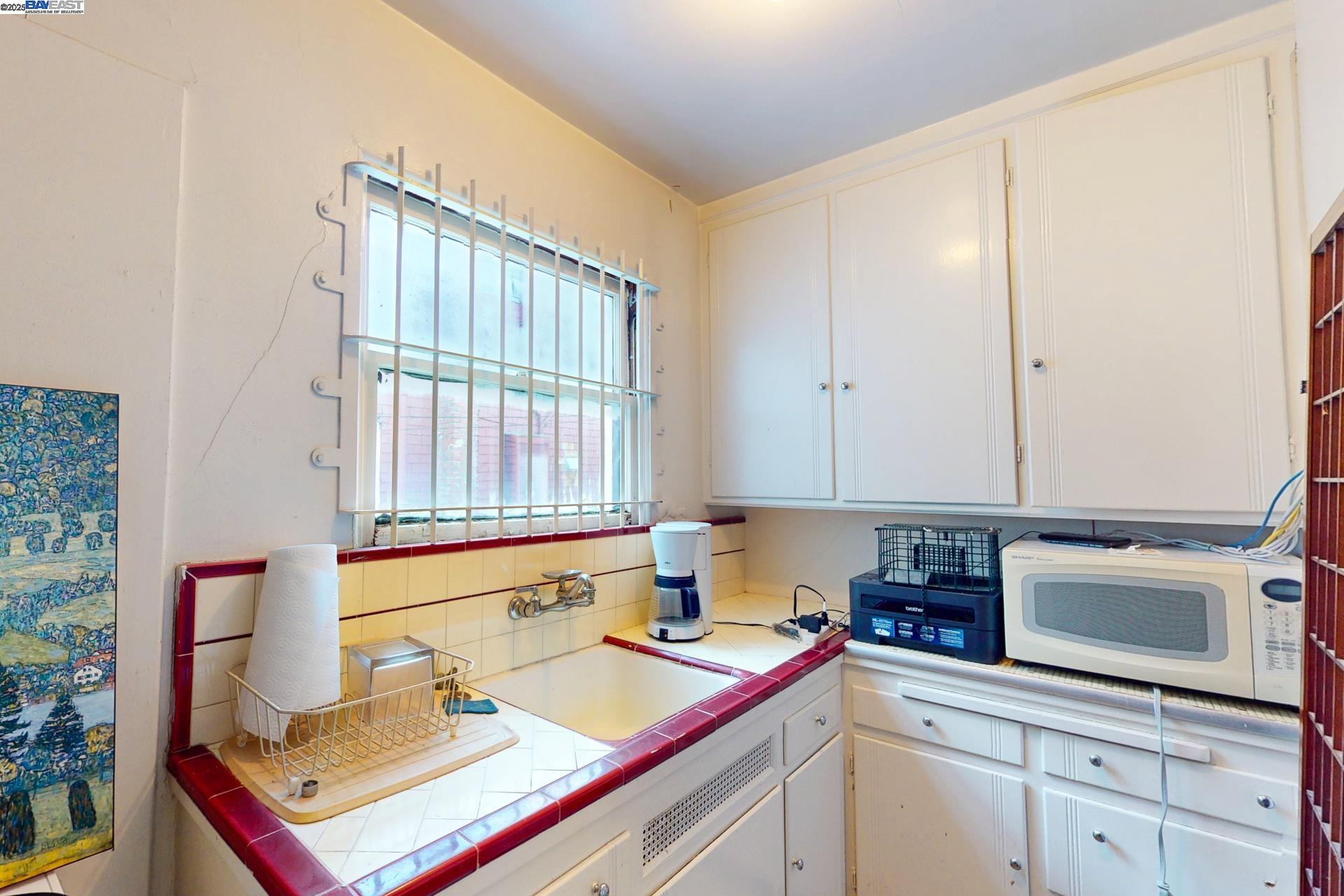 Detail Gallery Image 27 of 60 For 2702 Dana St, Berkeley,  CA 94705 - – Beds | – Baths