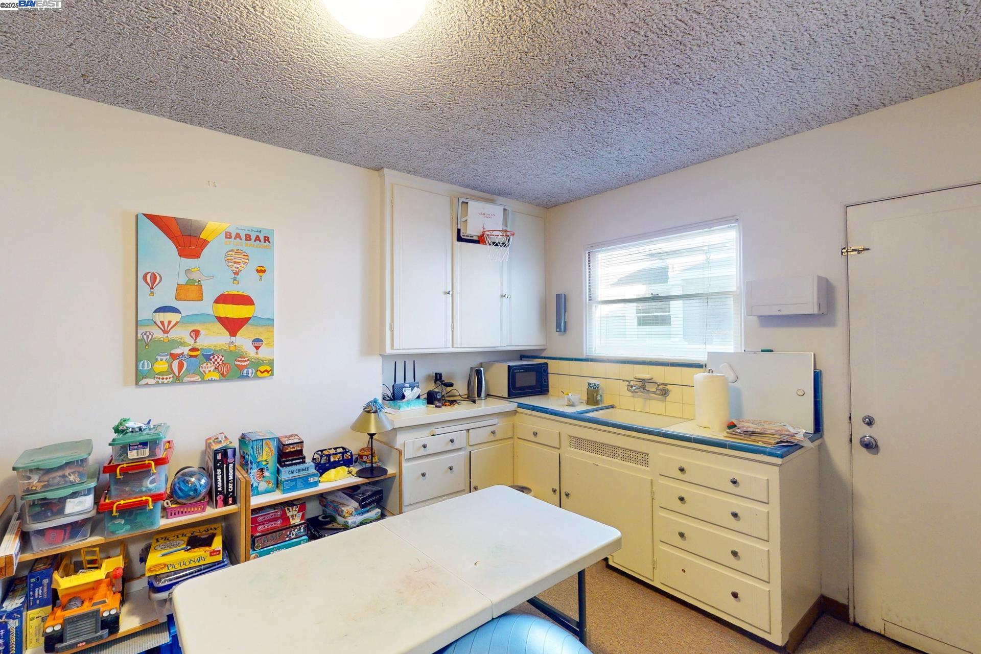 Detail Gallery Image 28 of 60 For 2702 Dana St, Berkeley,  CA 94705 - – Beds | – Baths