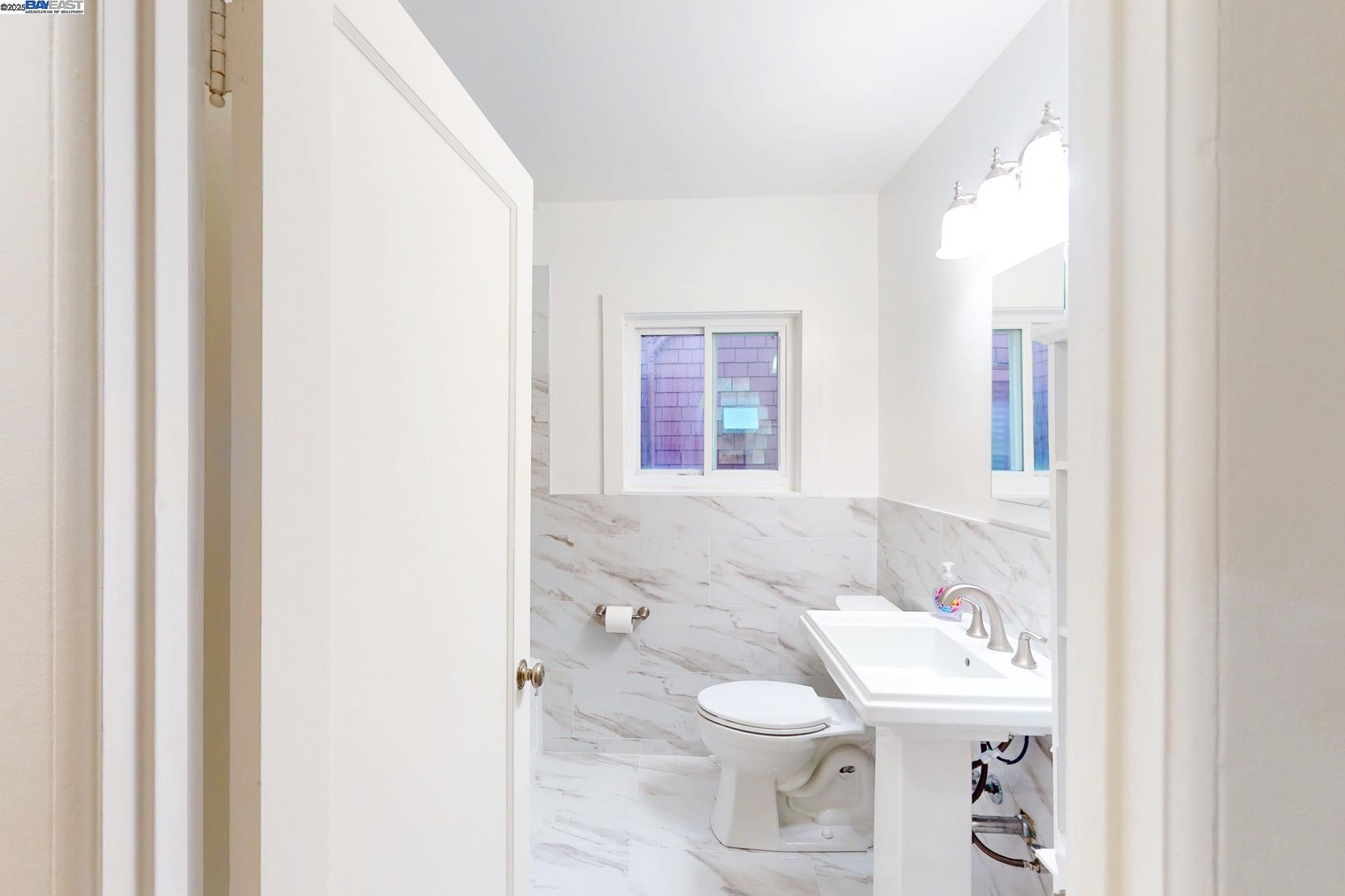 Detail Gallery Image 30 of 60 For 2702 Dana St, Berkeley,  CA 94705 - – Beds | – Baths