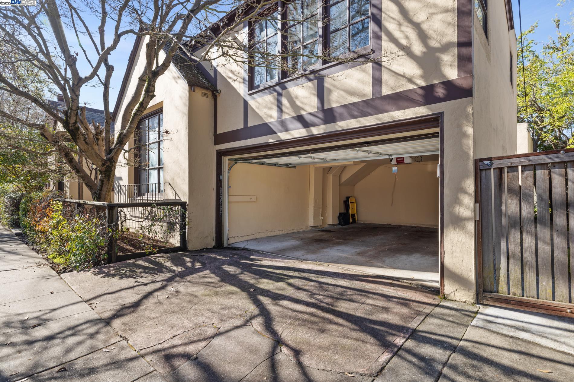 Detail Gallery Image 4 of 60 For 2702 Dana St, Berkeley,  CA 94705 - – Beds | – Baths