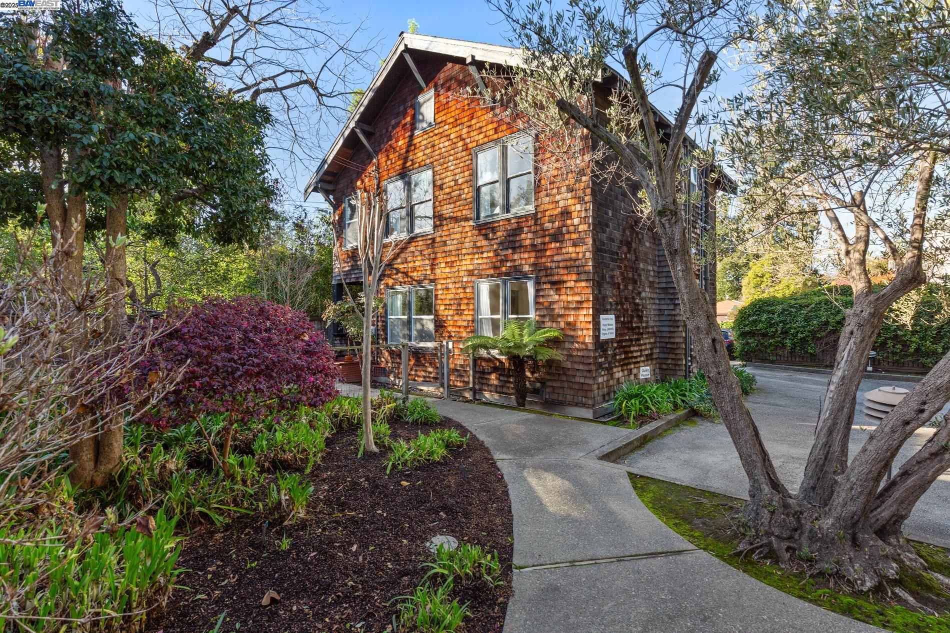 Detail Gallery Image 33 of 60 For 2702 Dana St, Berkeley,  CA 94705 - – Beds | – Baths