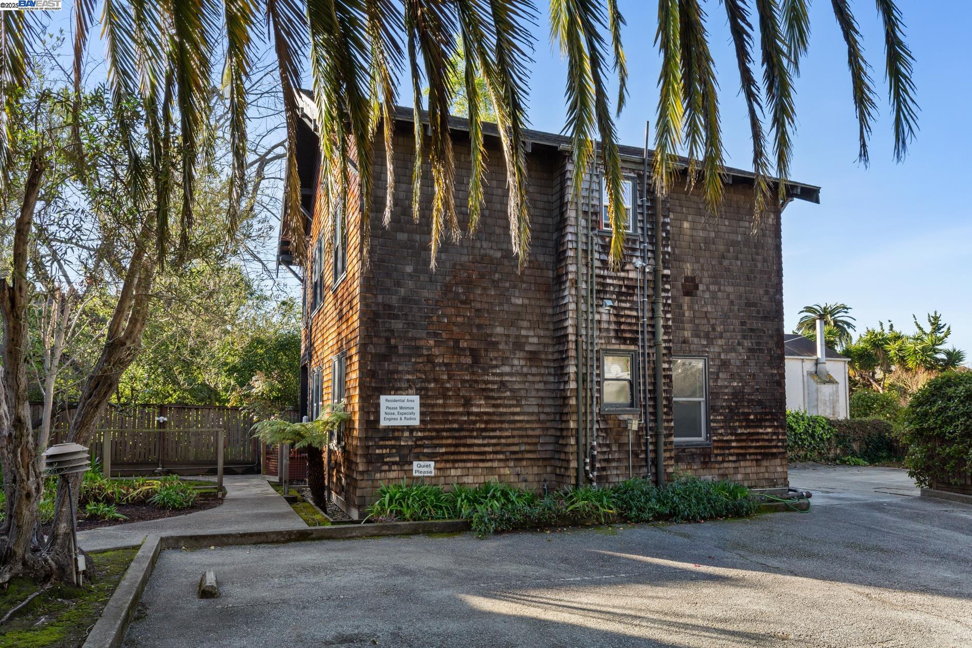 Detail Gallery Image 34 of 60 For 2702 Dana St, Berkeley,  CA 94705 - – Beds | – Baths