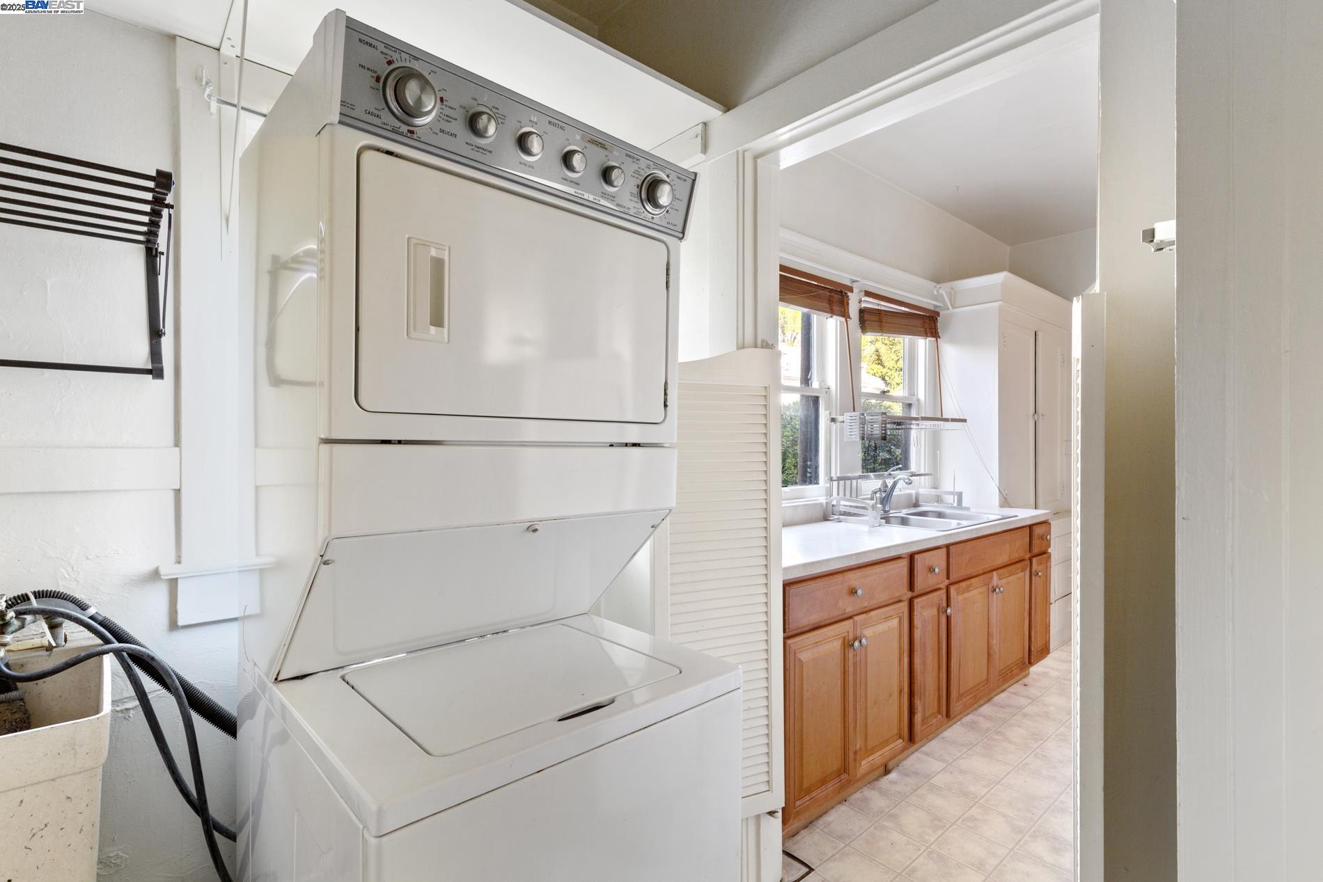 Detail Gallery Image 41 of 60 For 2702 Dana St, Berkeley,  CA 94705 - – Beds | – Baths