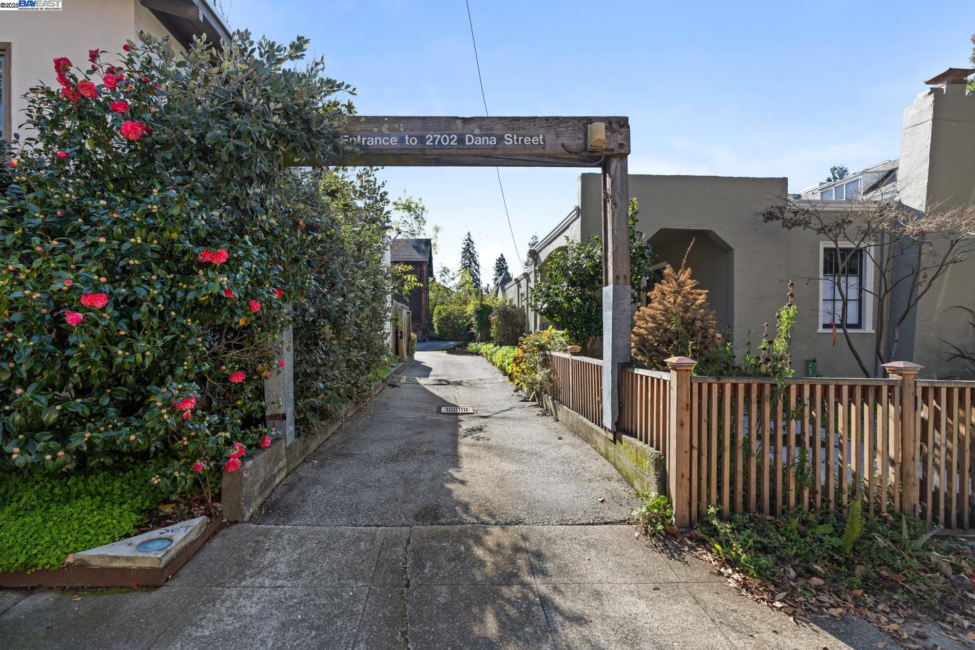 Detail Gallery Image 6 of 60 For 2702 Dana St, Berkeley,  CA 94705 - – Beds | – Baths