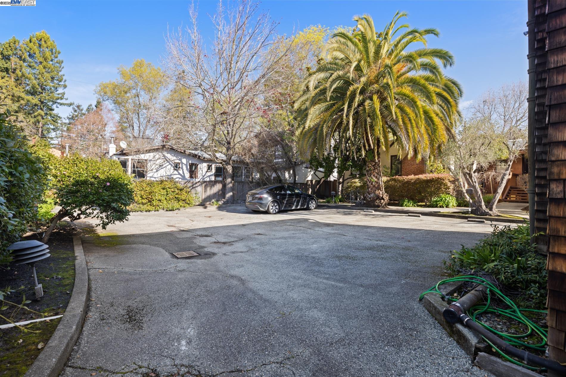 Detail Gallery Image 9 of 60 For 2702 Dana St, Berkeley,  CA 94705 - – Beds | – Baths