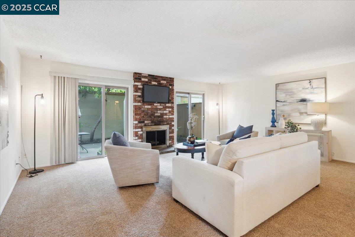 Detail Gallery Image 13 of 34 For 1167 Verdemar Dr, Alameda,  CA 94502 - 3 Beds | 2/1 Baths