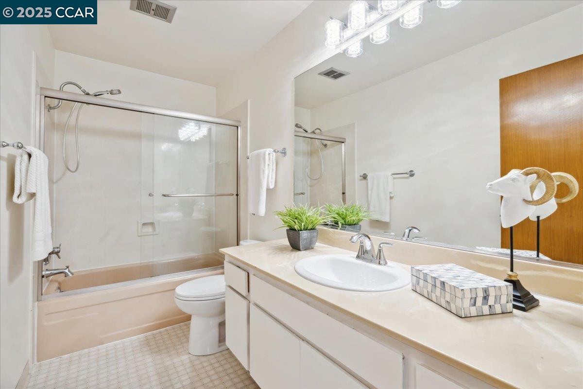 Detail Gallery Image 21 of 34 For 1167 Verdemar Dr, Alameda,  CA 94502 - 3 Beds | 2/1 Baths