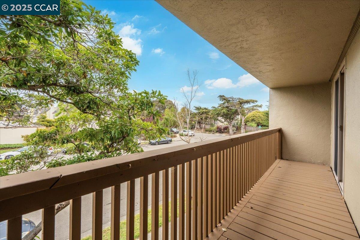 Detail Gallery Image 27 of 34 For 1167 Verdemar Dr, Alameda,  CA 94502 - 3 Beds | 2/1 Baths
