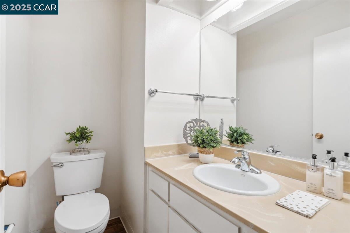 Detail Gallery Image 9 of 34 For 1167 Verdemar Dr, Alameda,  CA 94502 - 3 Beds | 2/1 Baths