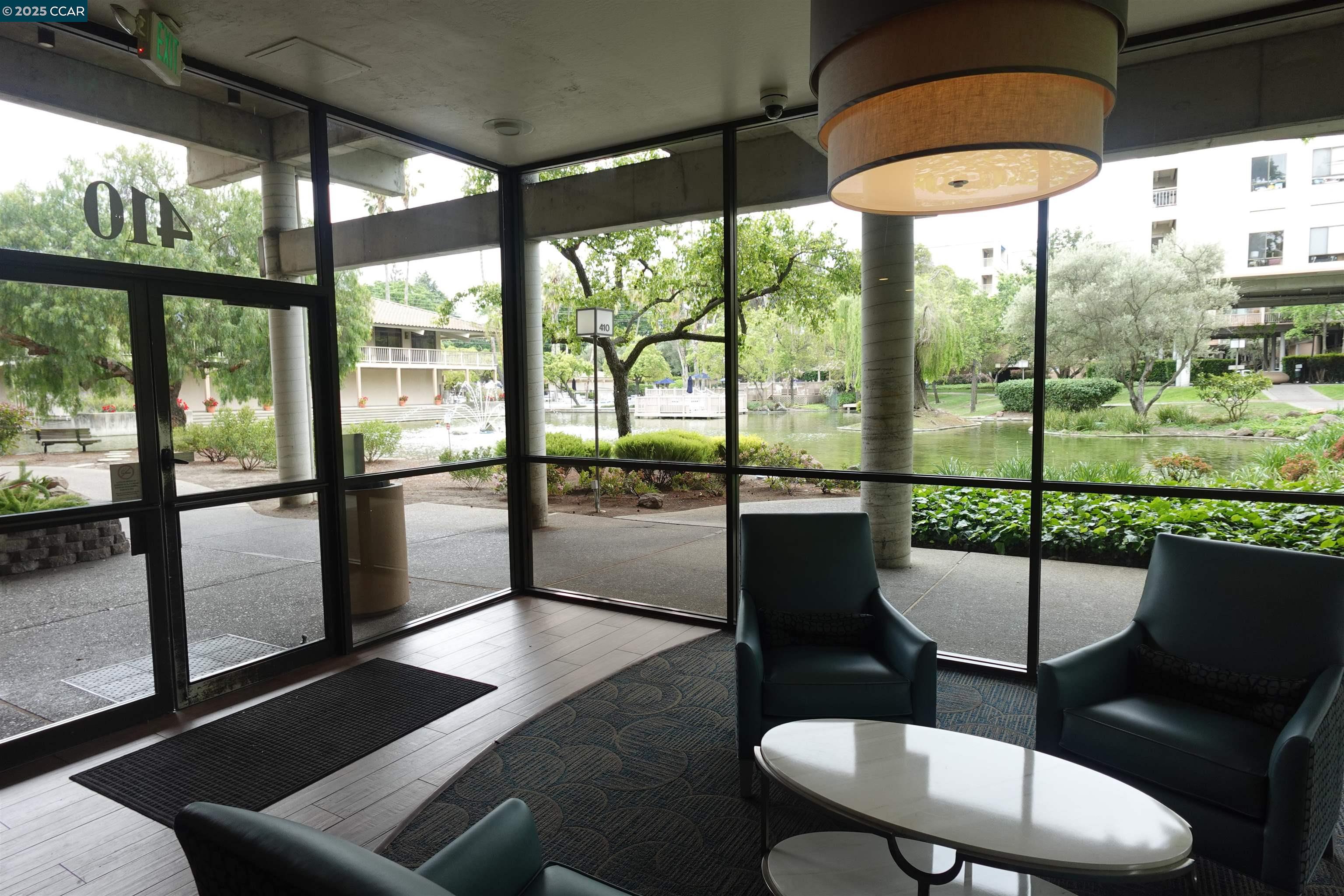 410 N Civic Dr # 301, Walnut Creek, California 94596, 2 Bedrooms Bedrooms, 5 Rooms Rooms,2 BathroomsBathrooms,Residential Lease,For Rent,410 N Civic Dr # 301,41095153