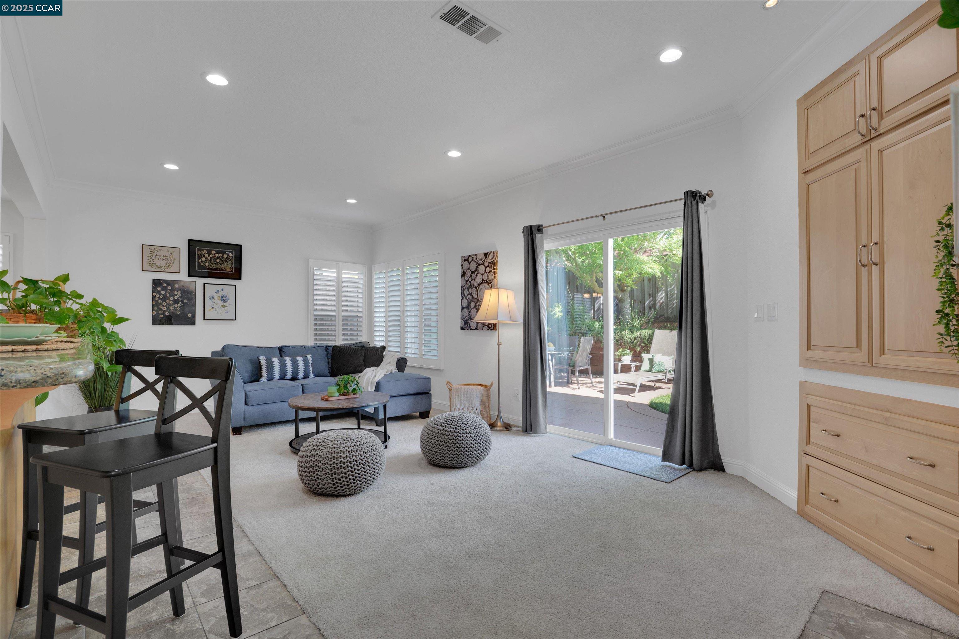 Detail Gallery Image 17 of 37 For 1109 Brittany Hills Ct, Martinez,  CA 94553 - 4 Beds | 3 Baths