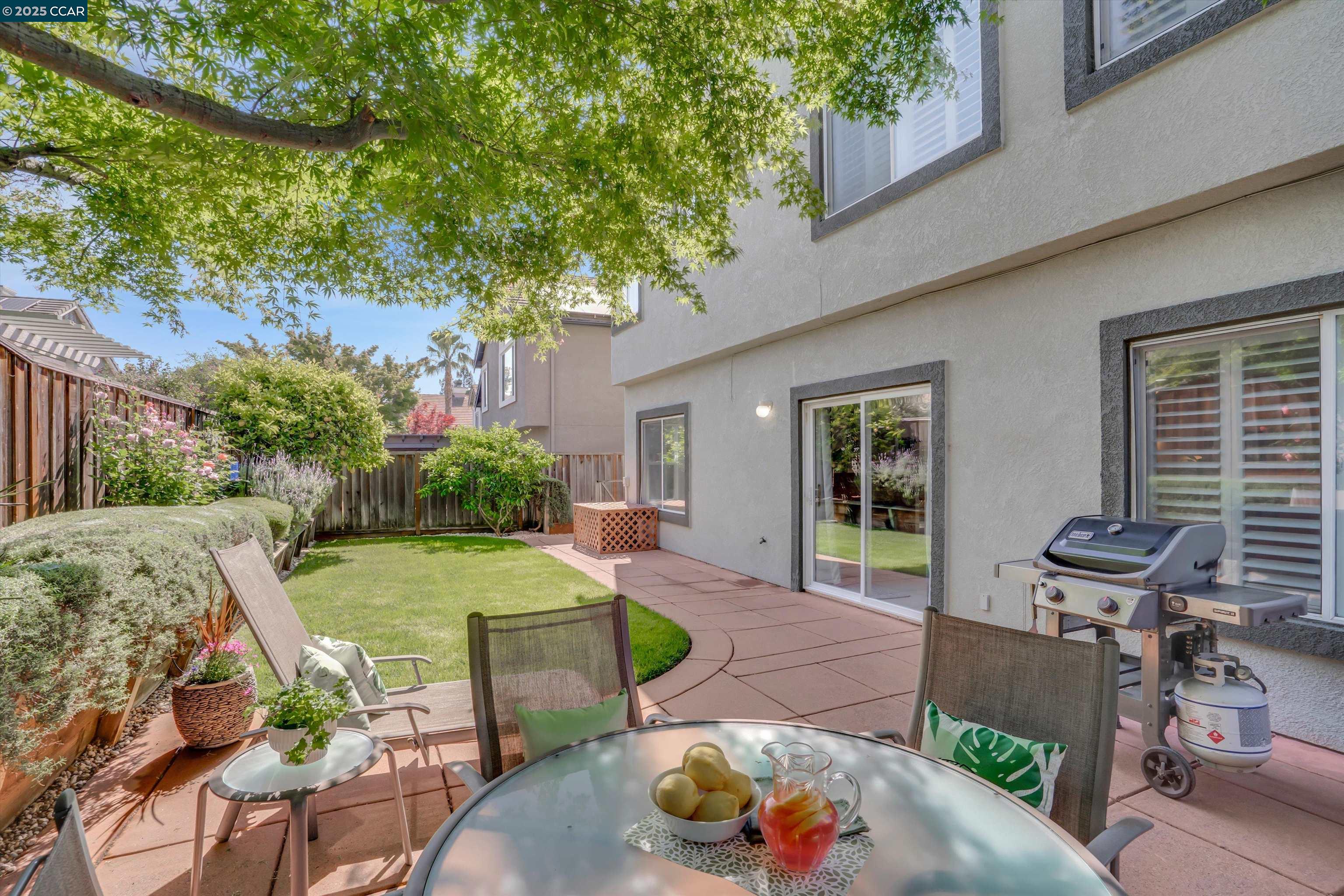 Detail Gallery Image 33 of 37 For 1109 Brittany Hills Ct, Martinez,  CA 94553 - 4 Beds | 3 Baths