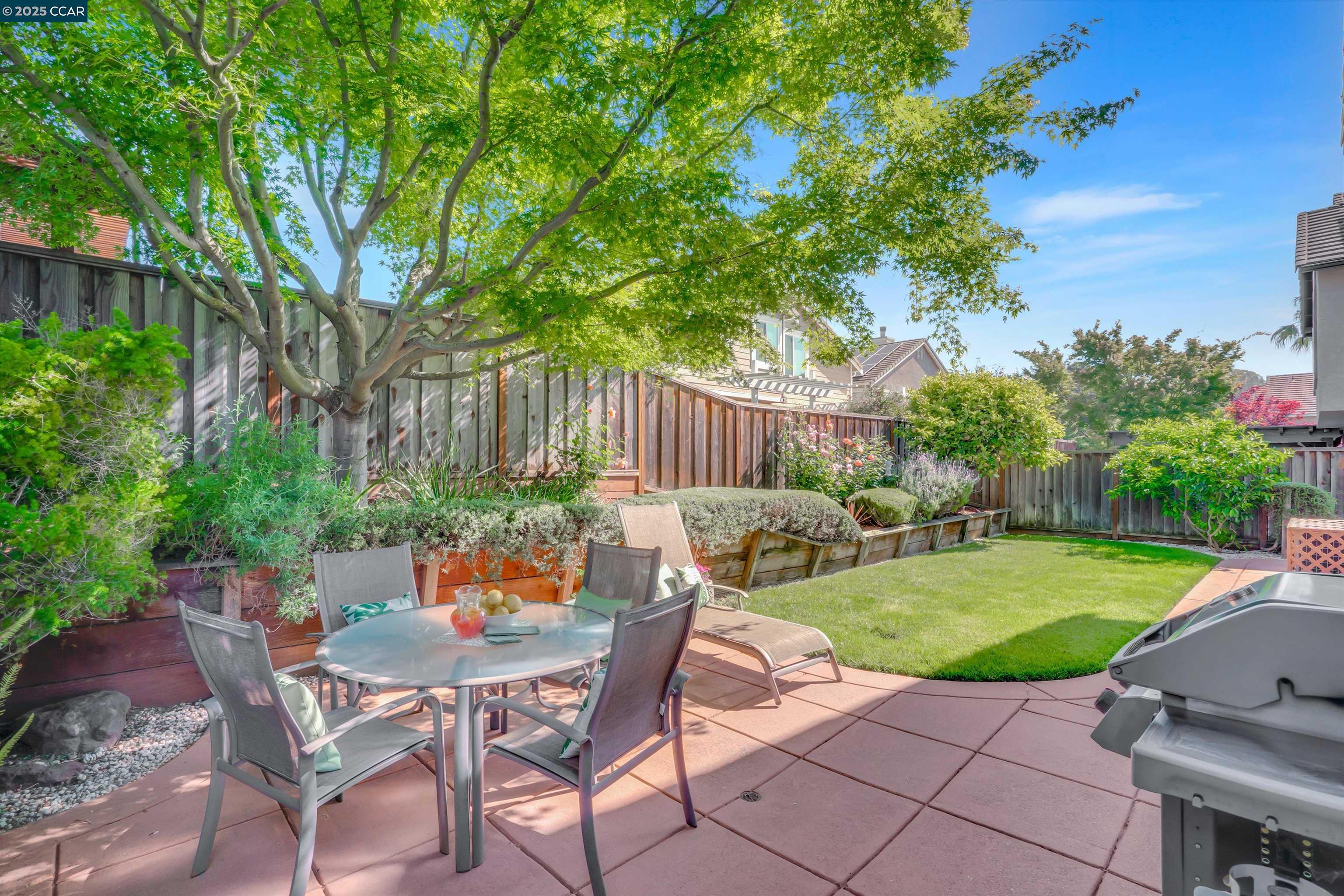 Detail Gallery Image 34 of 37 For 1109 Brittany Hills Ct, Martinez,  CA 94553 - 4 Beds | 3 Baths