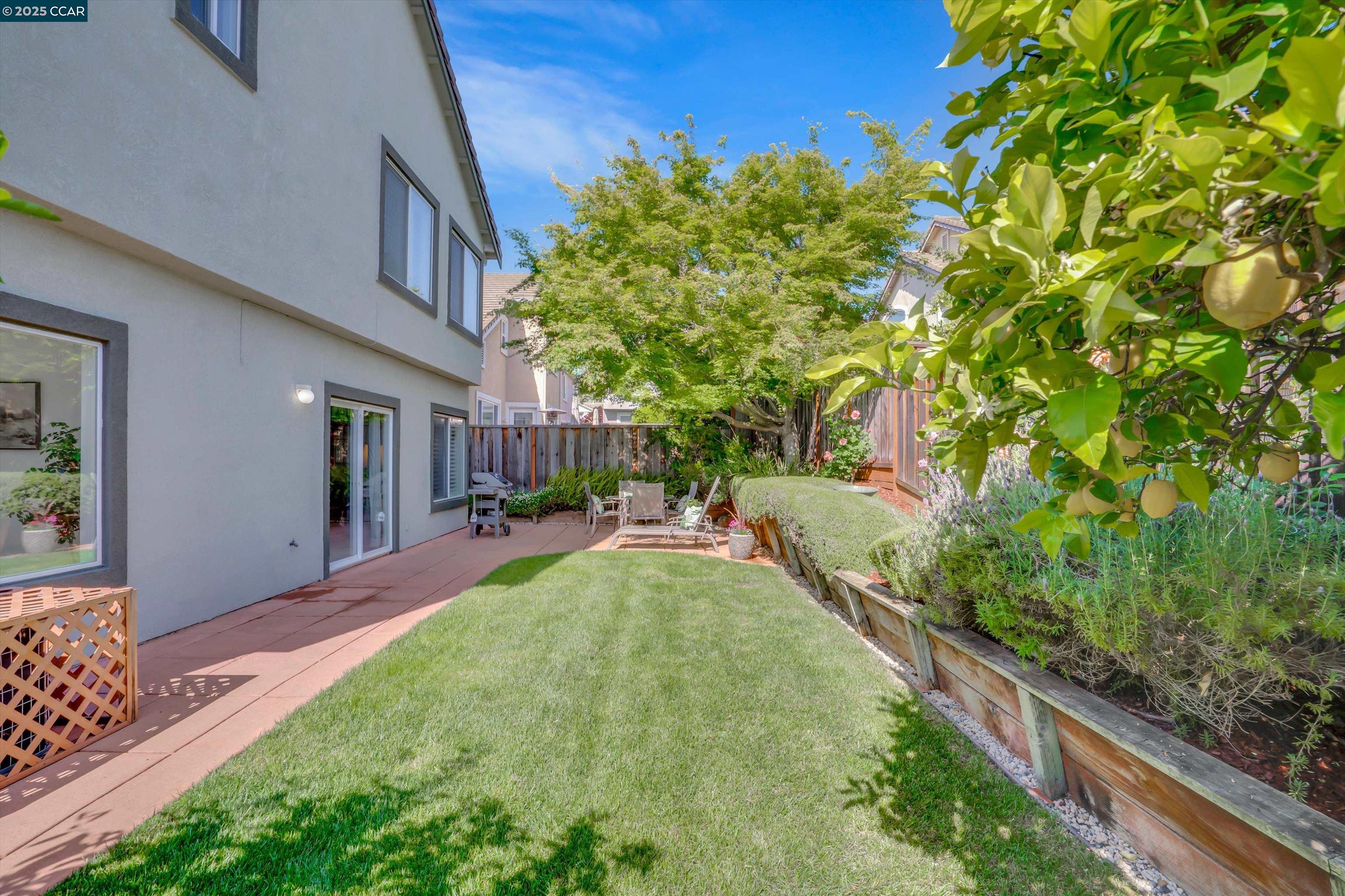 Detail Gallery Image 35 of 37 For 1109 Brittany Hills Ct, Martinez,  CA 94553 - 4 Beds | 3 Baths