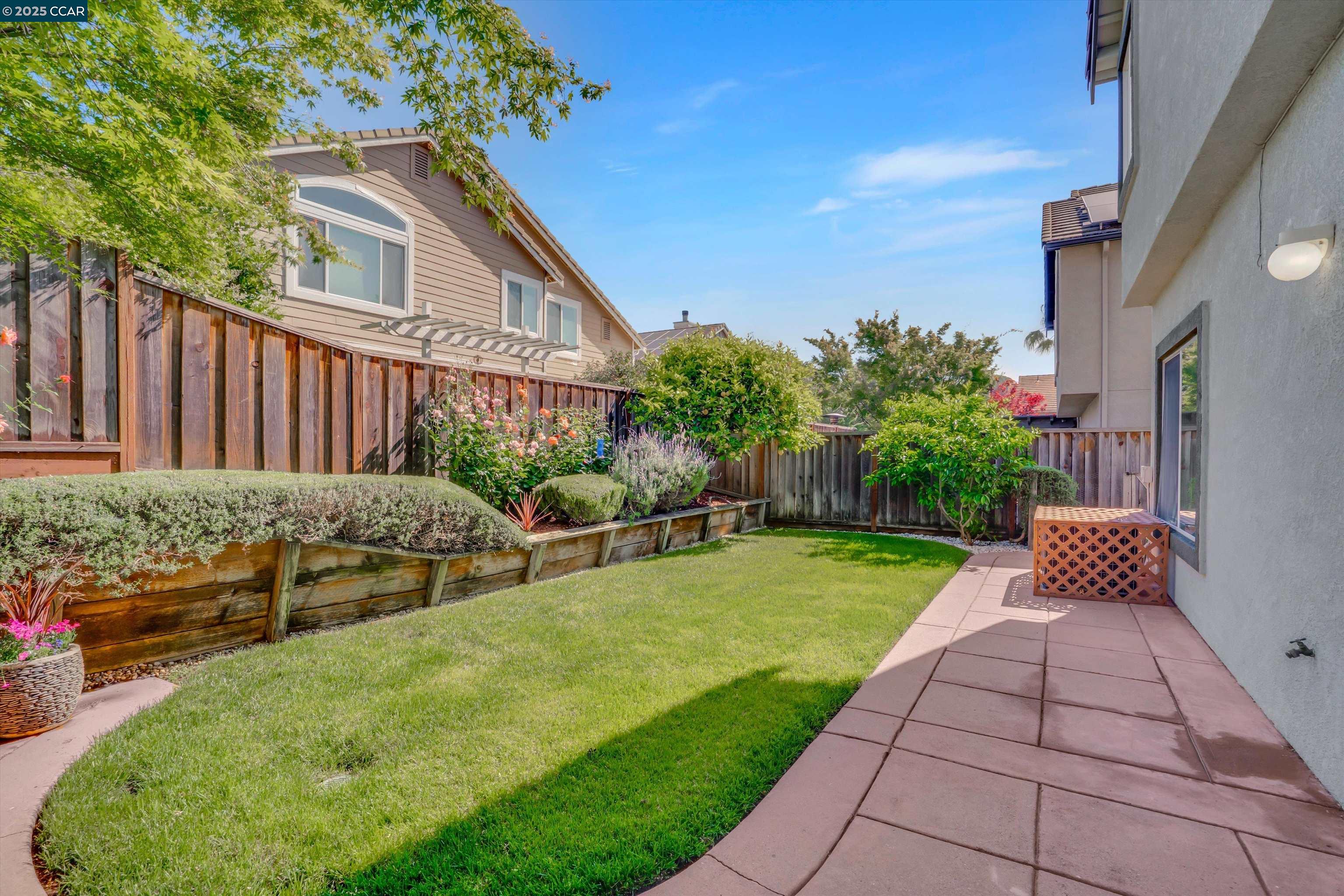 Detail Gallery Image 36 of 37 For 1109 Brittany Hills Ct, Martinez,  CA 94553 - 4 Beds | 3 Baths