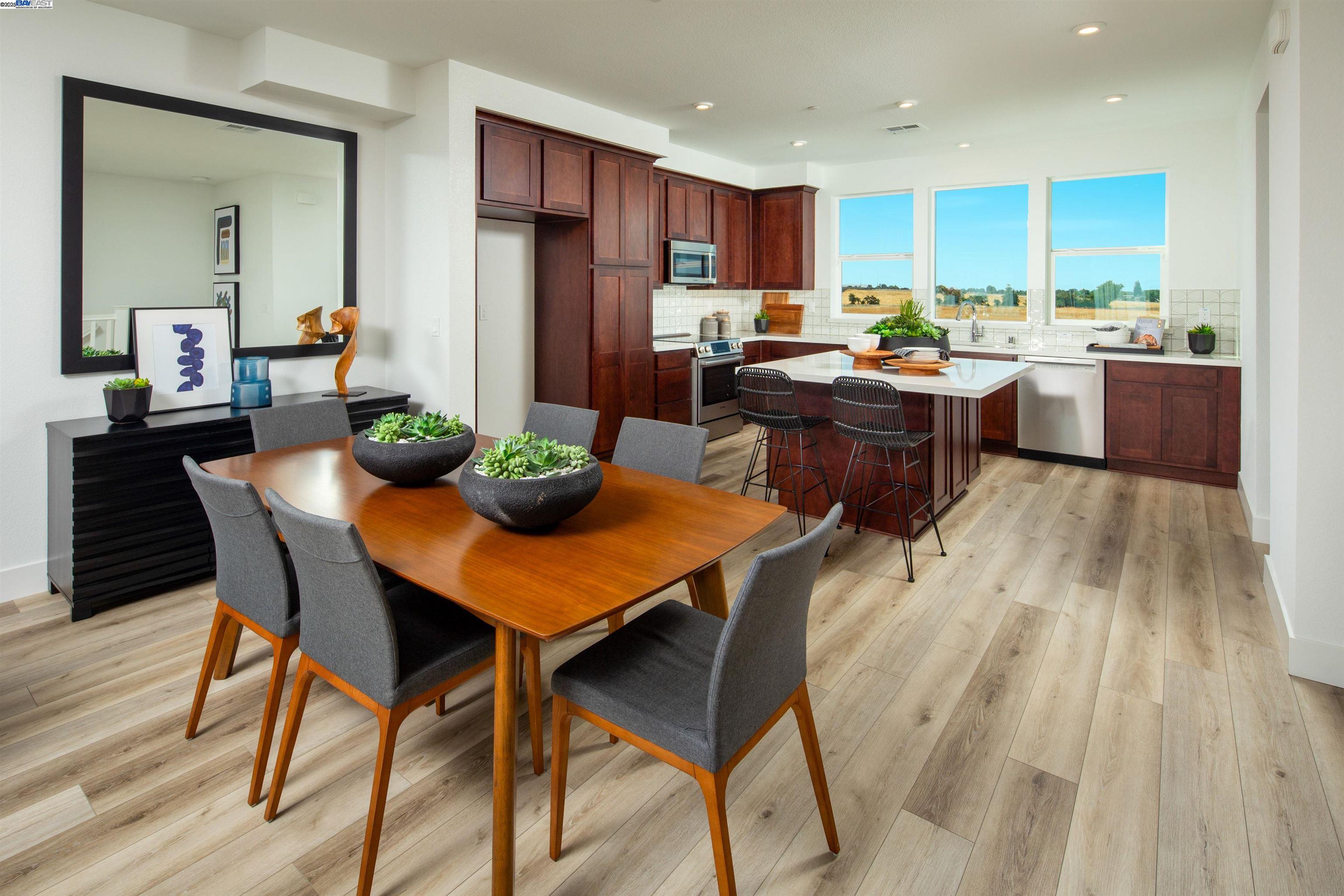 Detail Gallery Image 9 of 17 For 912 Kolbe Lane #603,  Morgan Hill,  CA 95037 - 4 Beds | 3/1 Baths