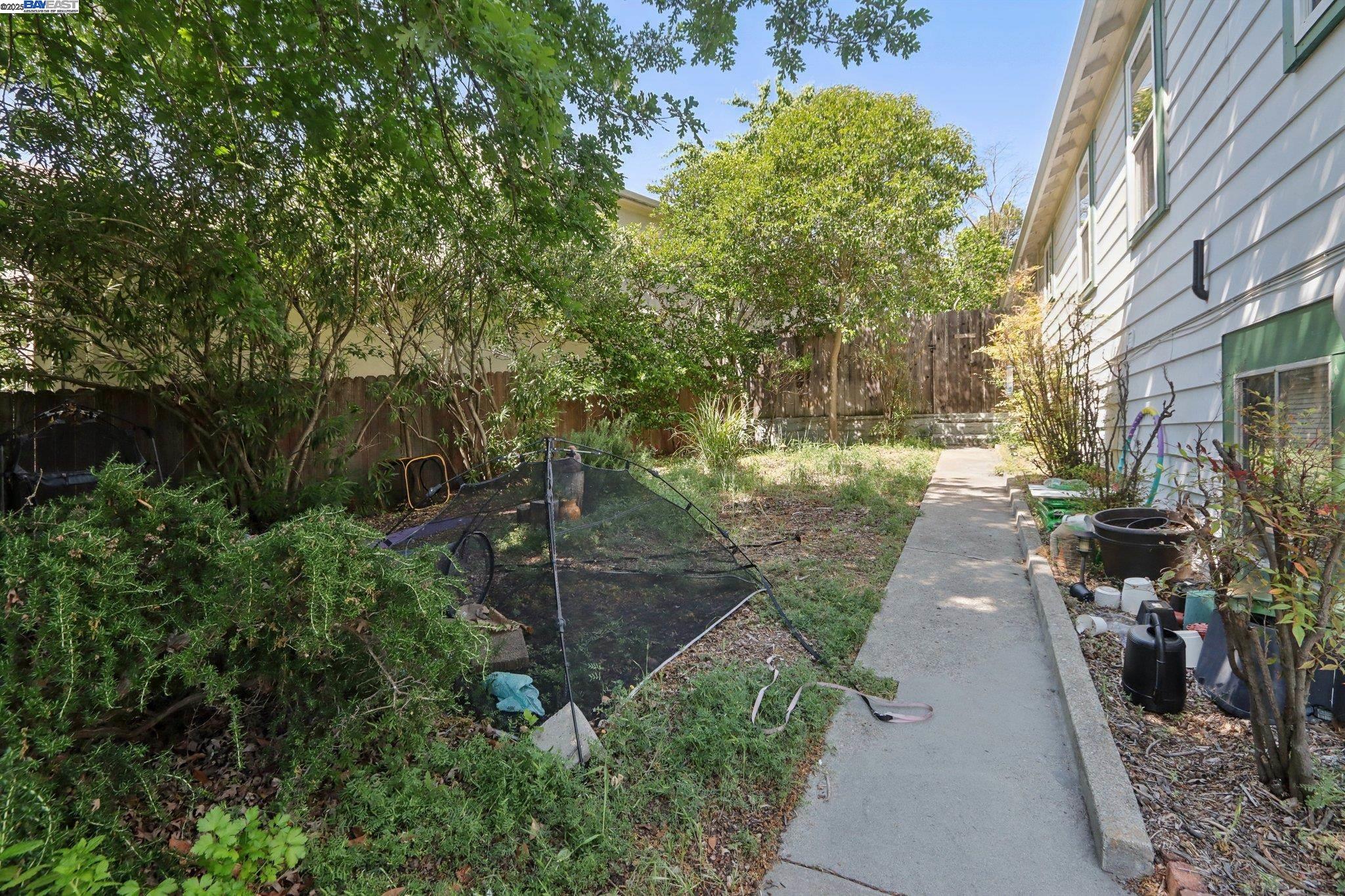 Detail Gallery Image 29 of 49 For 1101 Palm Avenue, Martinez,  CA 94553 - 3 Beds | 3 Baths