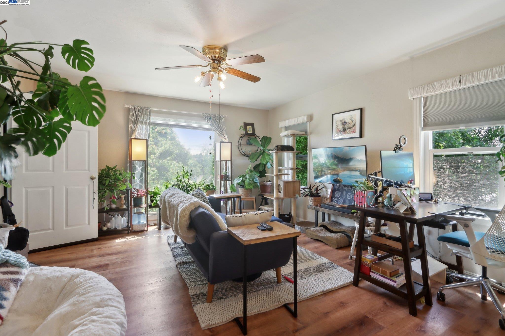 Detail Gallery Image 5 of 49 For 1101 Palm Avenue, Martinez,  CA 94553 - 3 Beds | 3 Baths