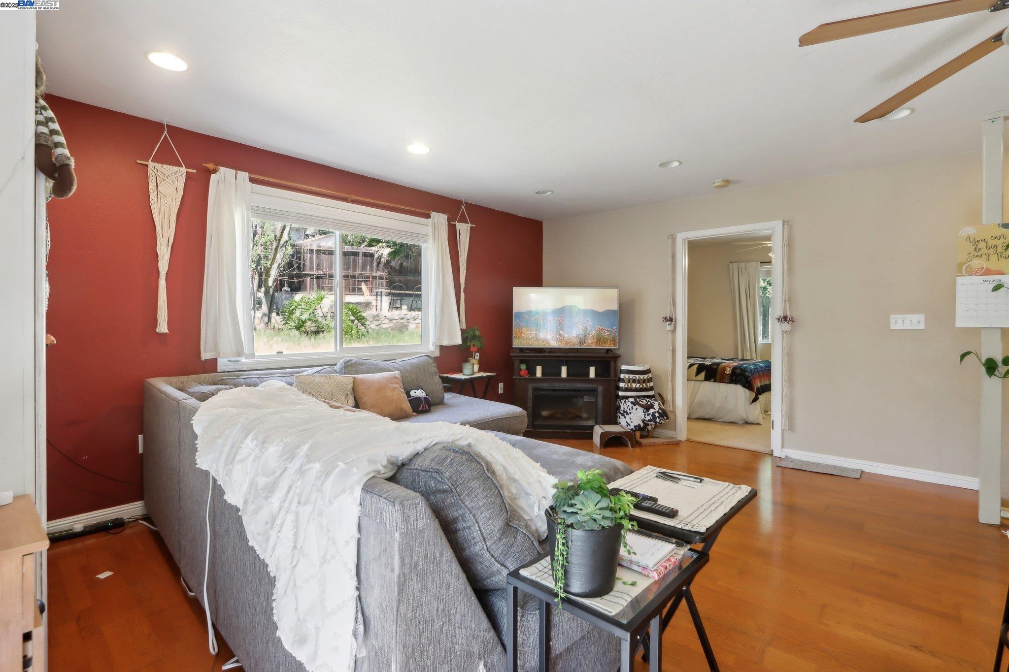 Detail Gallery Image 8 of 49 For 1101 Palm Avenue, Martinez,  CA 94553 - 3 Beds | 3 Baths