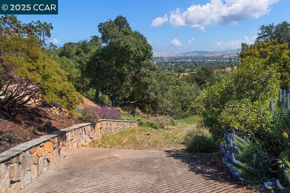 Detail Gallery Image 11 of 28 For 18 Diablo Oaks Way, Lafayette,  CA 94549-5117 - – Beds | – Baths