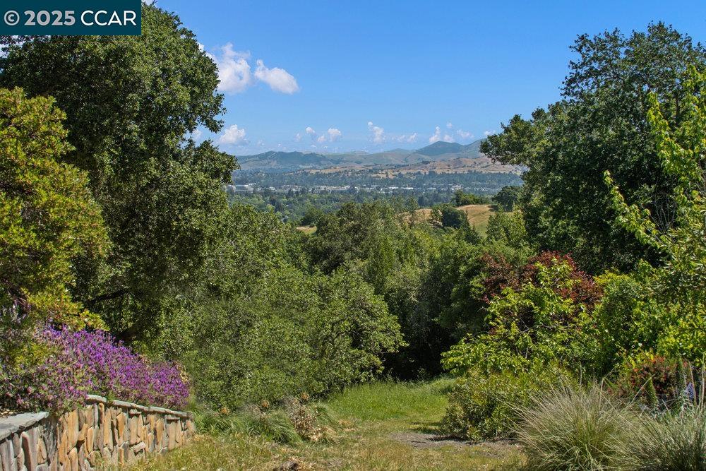 Detail Gallery Image 12 of 28 For 18 Diablo Oaks Way, Lafayette,  CA 94549-5117 - – Beds | – Baths