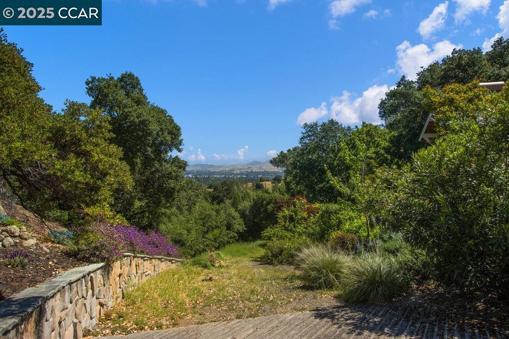 Detail Gallery Image 13 of 28 For 18 Diablo Oaks Way, Lafayette,  CA 94549-5117 - – Beds | – Baths