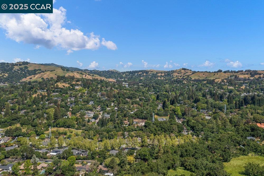 Detail Gallery Image 18 of 28 For 18 Diablo Oaks Way, Lafayette,  CA 94549-5117 - – Beds | – Baths