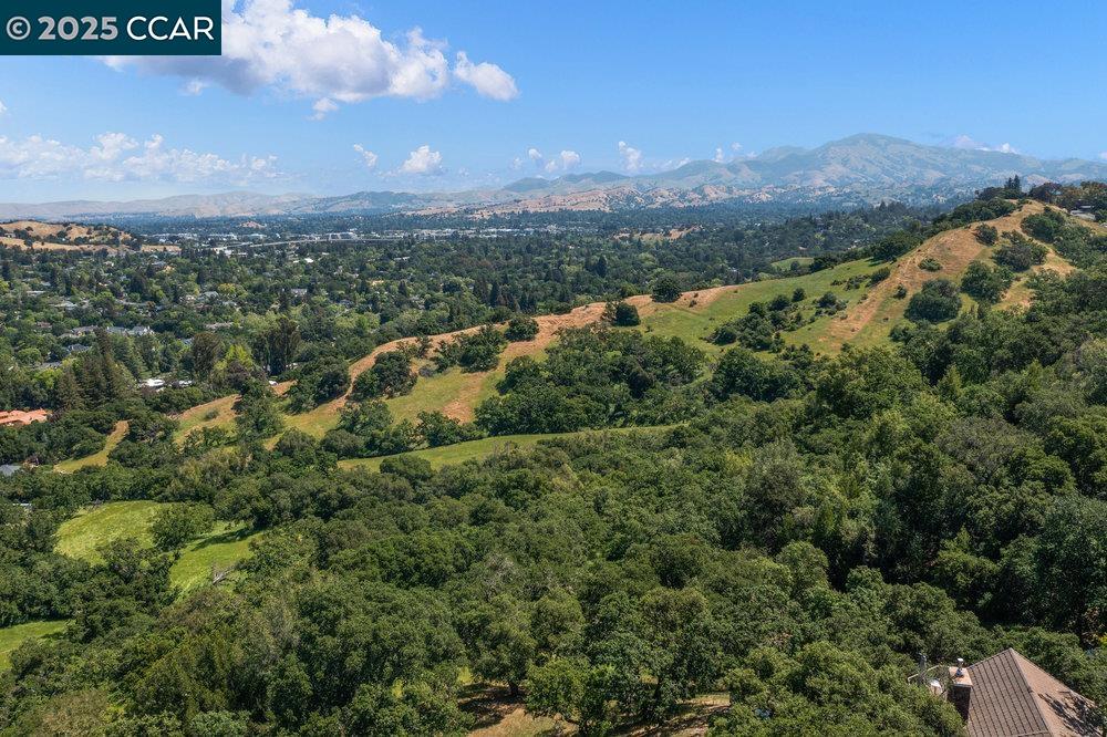 Detail Gallery Image 20 of 28 For 18 Diablo Oaks Way, Lafayette,  CA 94549-5117 - – Beds | – Baths