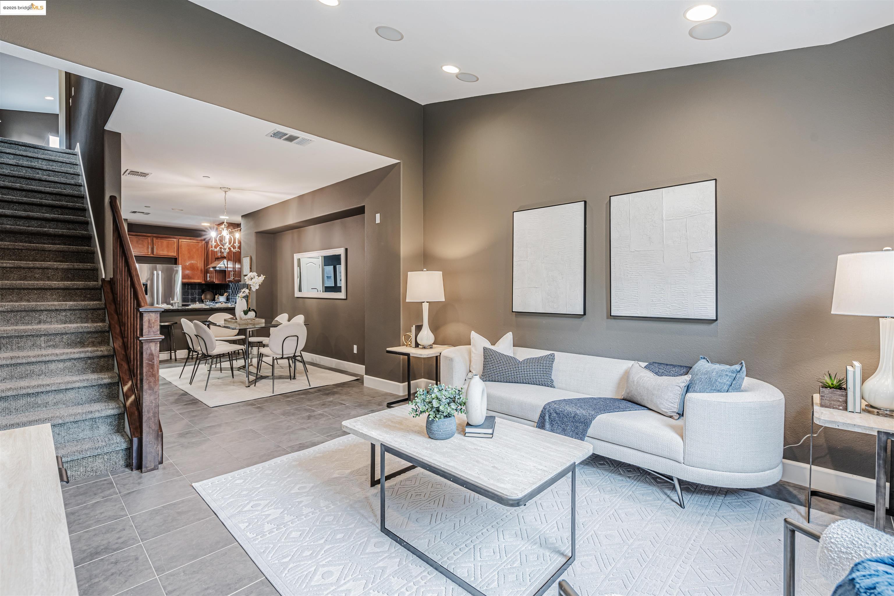 Detail Gallery Image 12 of 27 For 830 El Paseo Cir, Walnut Creek,  CA 94597 - 3 Beds | 3 Baths